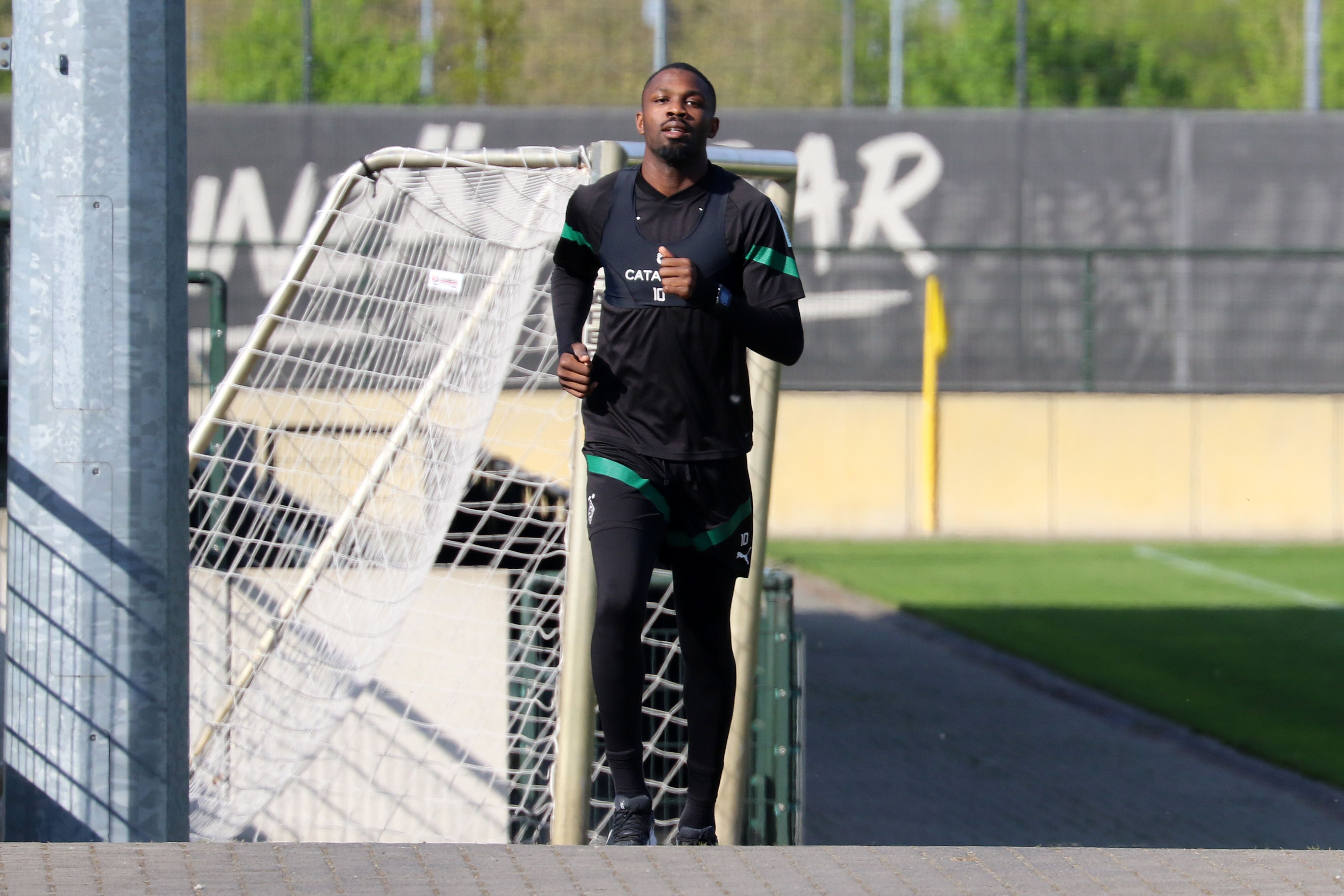 Marcus Thuram von Borussia Mönchengladbach beim individuellen Lauftraining auf den Trainingsplätzen im Borussia-Park am 2. Mai 2023.