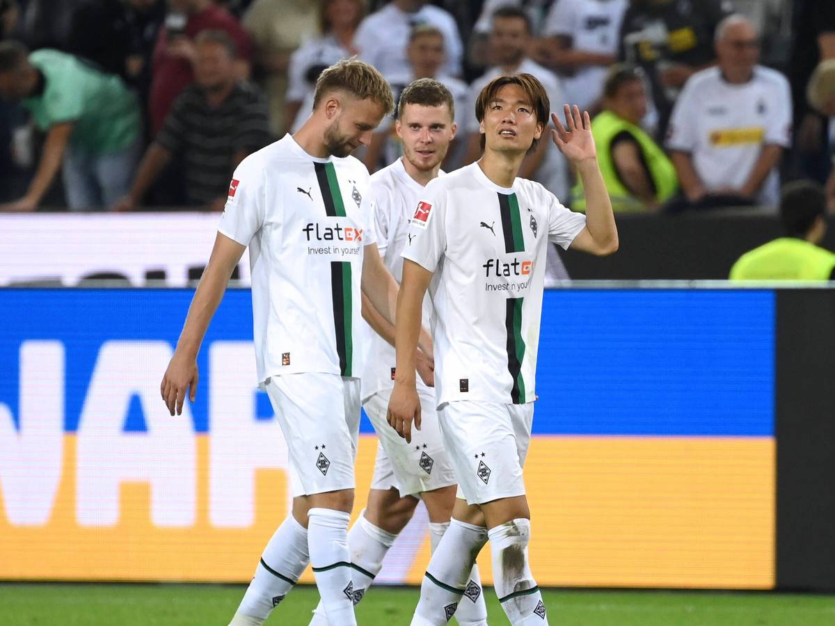 Wer muss auf die Bank? Marvin Friedrich, Nico Elvedi und Ko Itakura (v. l. n. r.) von Borussia Mönchengladbach im Spiel gegen Hertha BSC am 19. August 2022.