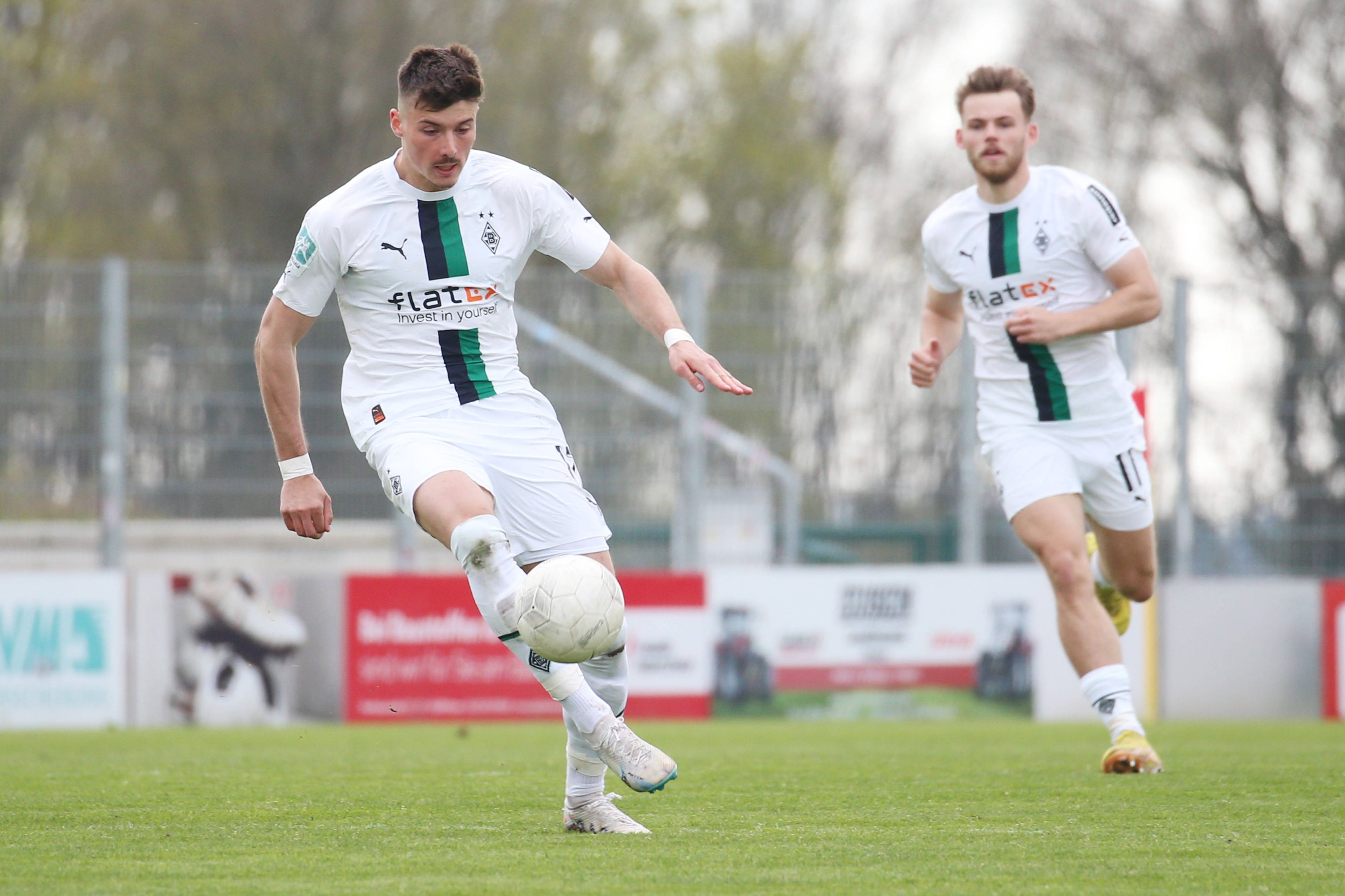 Semir Telalovic, hier am 15. April bei einem Regionalliga-Spiel beim SV Straelen, erzielte im Duell bei Schalke 04 am Samstag (13. Mai) einen Hattrick. Die Partie endete mit einem 5:5.