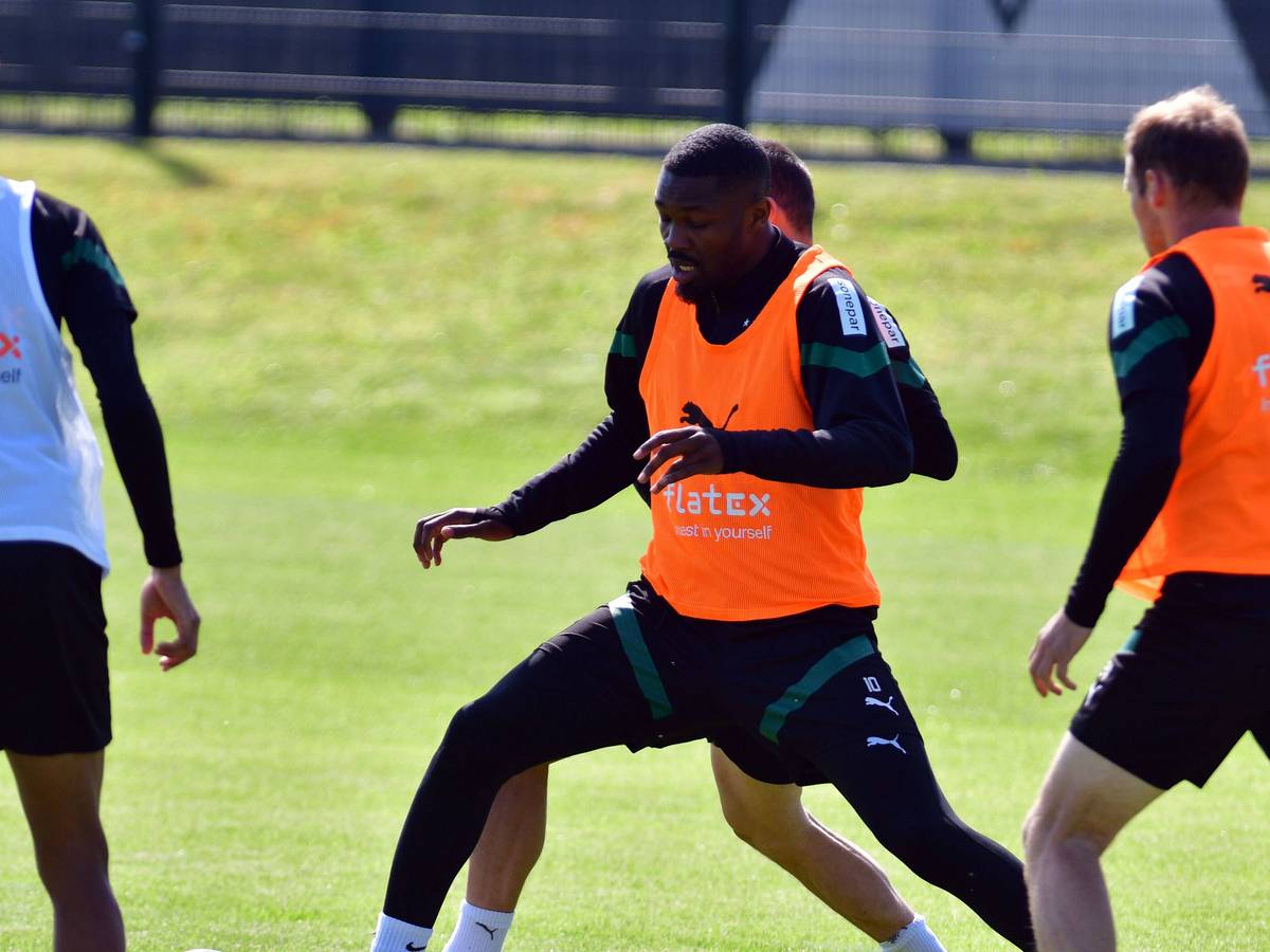 Am Sonntag (21. Mai 2023/19.30 Uhr) tritt Borussia Mönchengladbach am 33. Bundesliga-Spieltag bei Bayer 04 Leverkusen an. Stürmer Marcus Thuram könnte dabei wieder eine Option für Trainer Daniel Farke sein. Das Foto zeigt den Franzosen bei einer Trainingseinheit am 17. Mai im Borussia-Park.