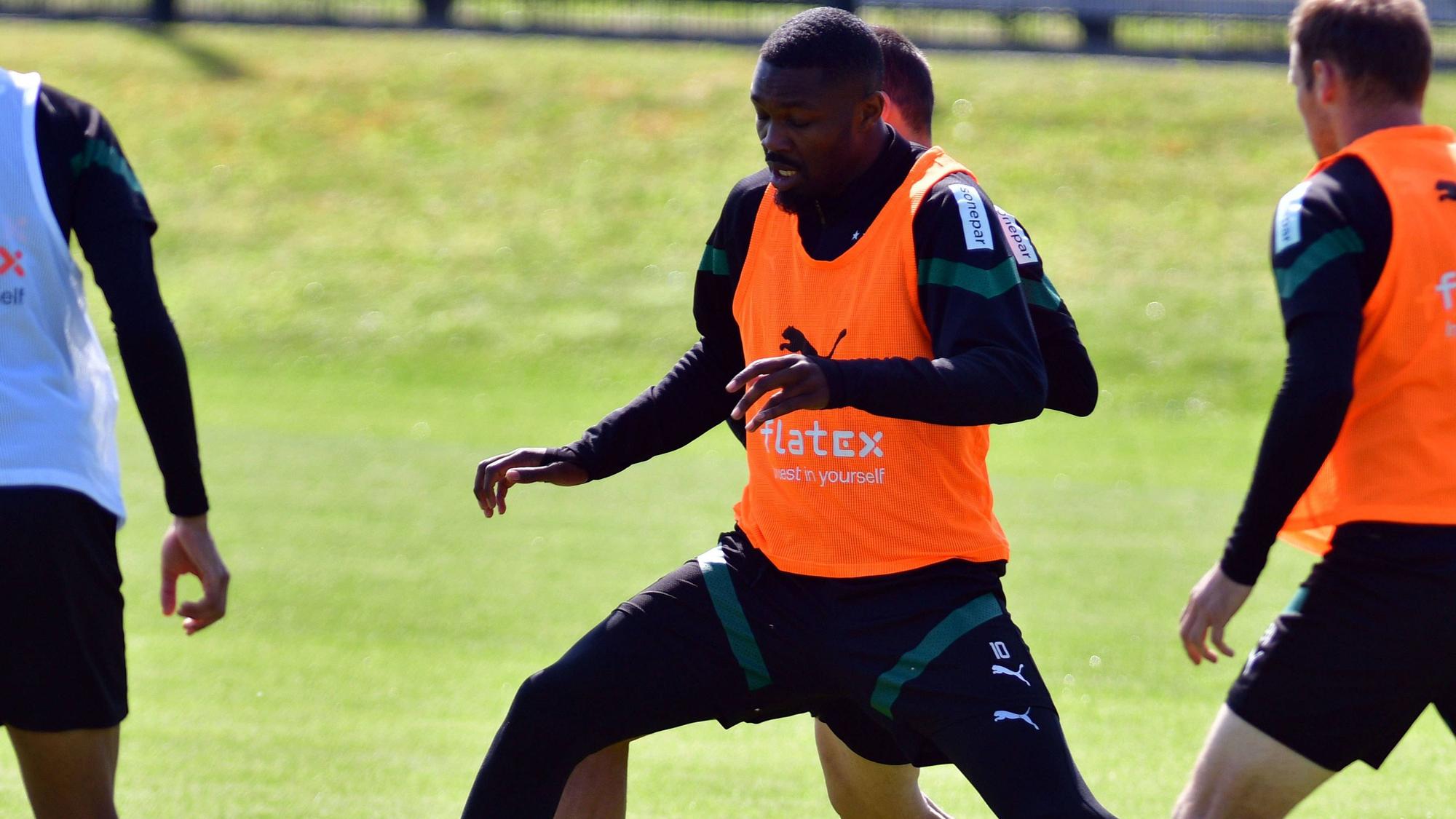 Am Sonntag (21. Mai 2023/19.30 Uhr) tritt Borussia Mönchengladbach am 33. Bundesliga-Spieltag bei Bayer 04 Leverkusen an. Stürmer Marcus Thuram könnte dabei wieder eine Option für Trainer Daniel Farke sein. Das Foto zeigt den Franzosen bei einer Trainingseinheit am 17. Mai im Borussia-Park.