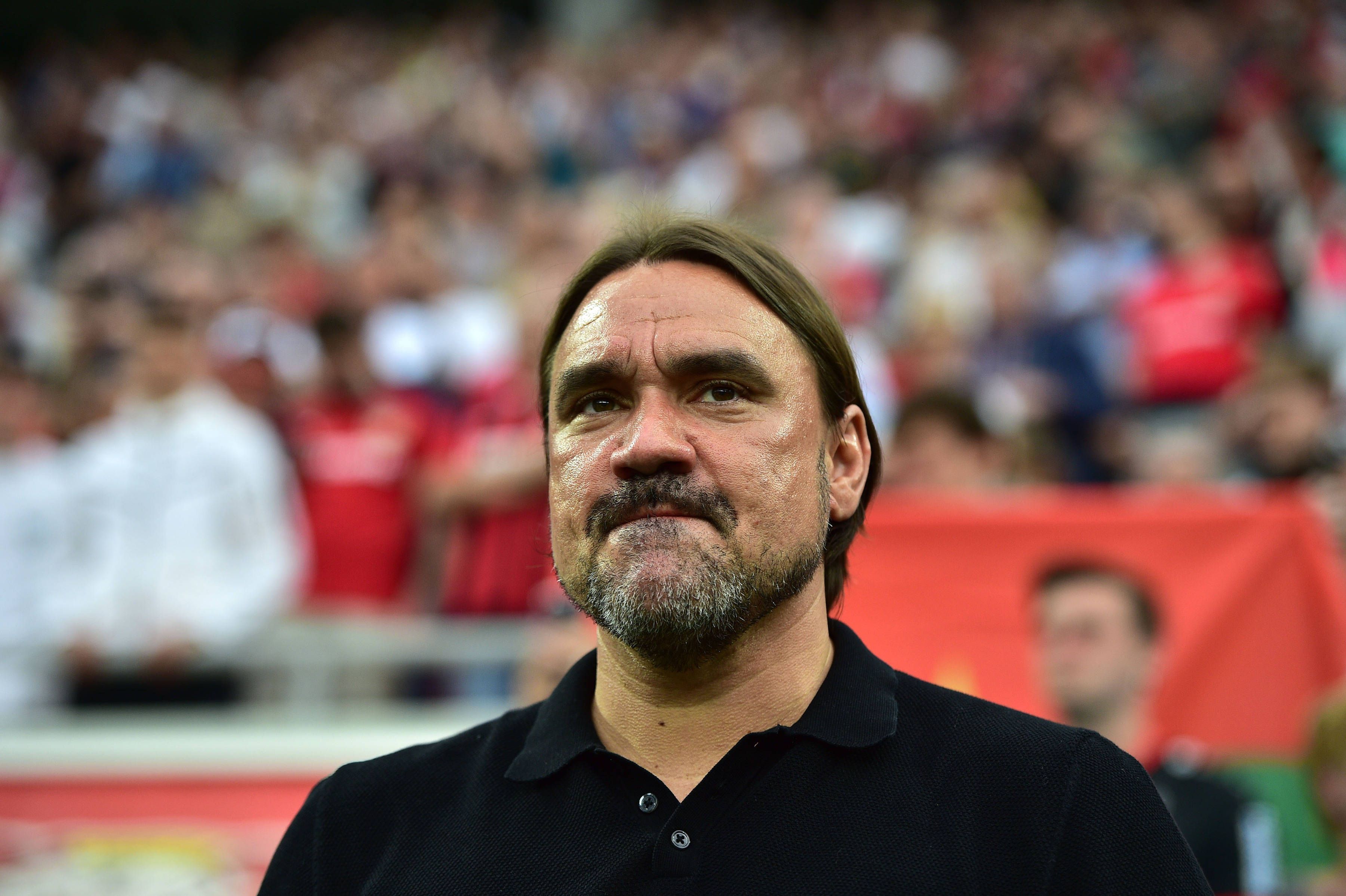 Daniel Farke, Trainer von Borussia Mönchengladbach, hier zu sehen an der Seitenlinie während der Bundesliga-Partie (21. Mai 2023) bei Bayer Leverkusen. Farke sieht angespannt aus.