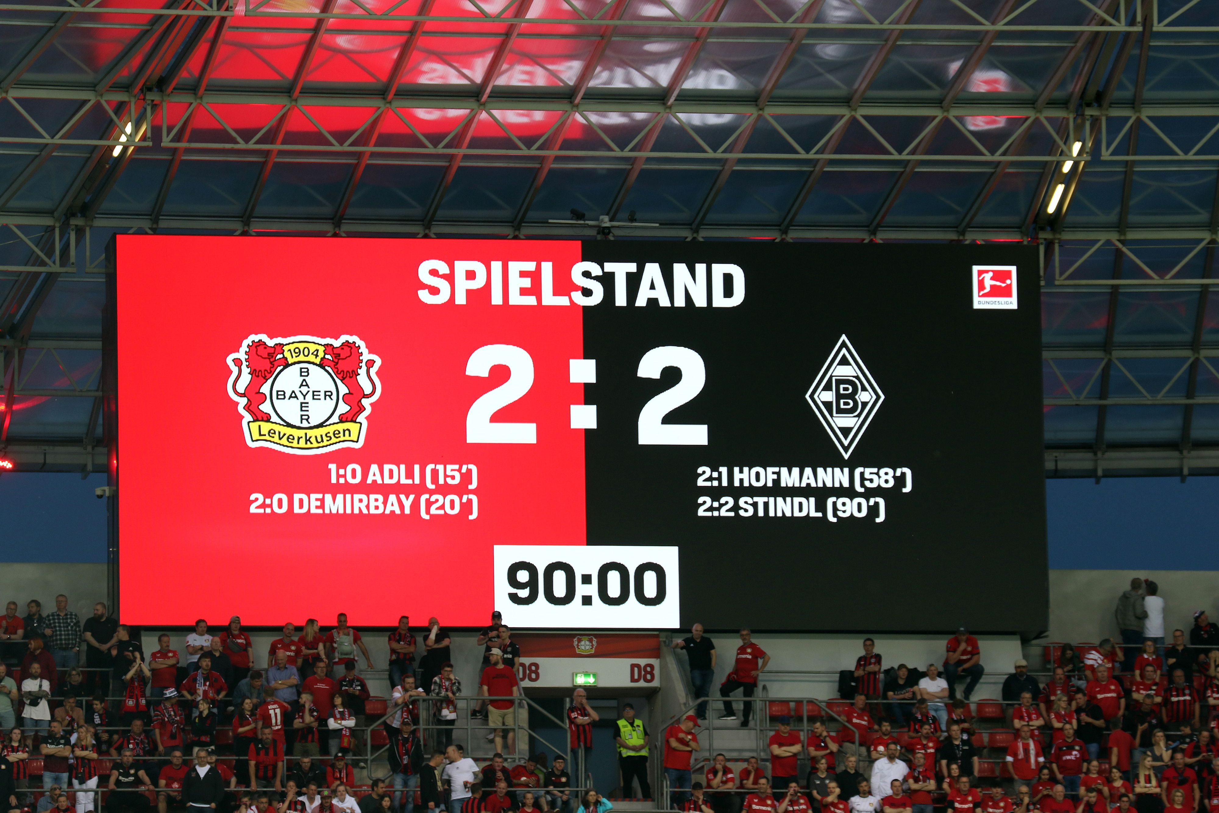 Die Anzeigetafel in der BayArena zeigt das Endergebnis zwischen Bayer 04 Leverkusen und Borussia Mönchengladbach am Sonntag (21. Mai 2023) am 33. Bundesliga-Spieltag.
