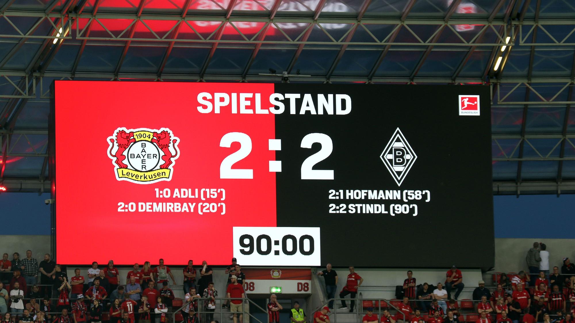 Die Anzeigetafel in der BayArena zeigt das Endergebnis zwischen Bayer 04 Leverkusen und Borussia Mönchengladbach am Sonntag (21. Mai 2023) am 33. Bundesliga-Spieltag.