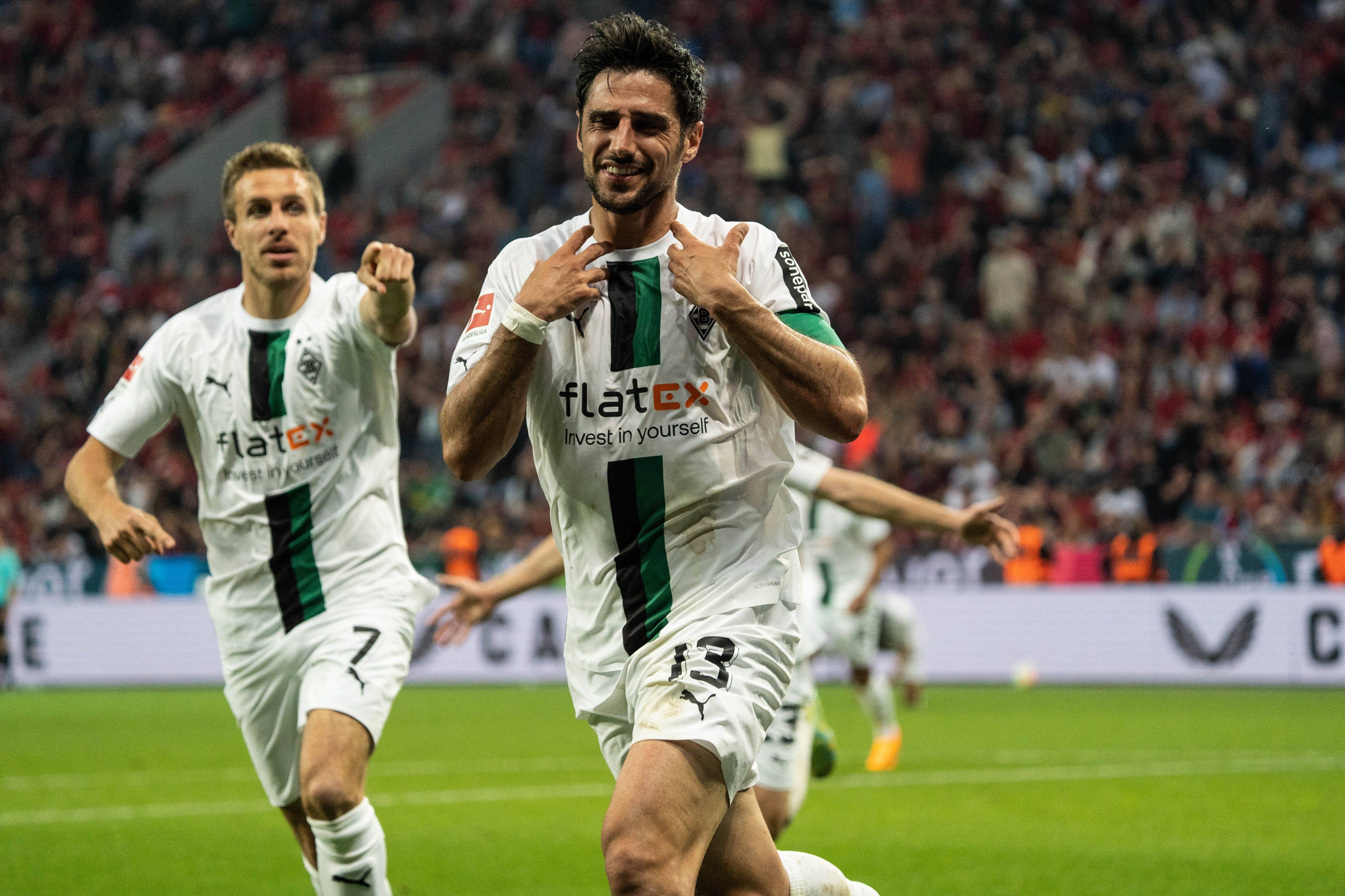 Lars Stindl, Kapitän von Borussia Mönchengladbach, am 21. Mai 2023 beim Bundesliga-Spiel bei Bayer Leverkusen beim Torjubel.
