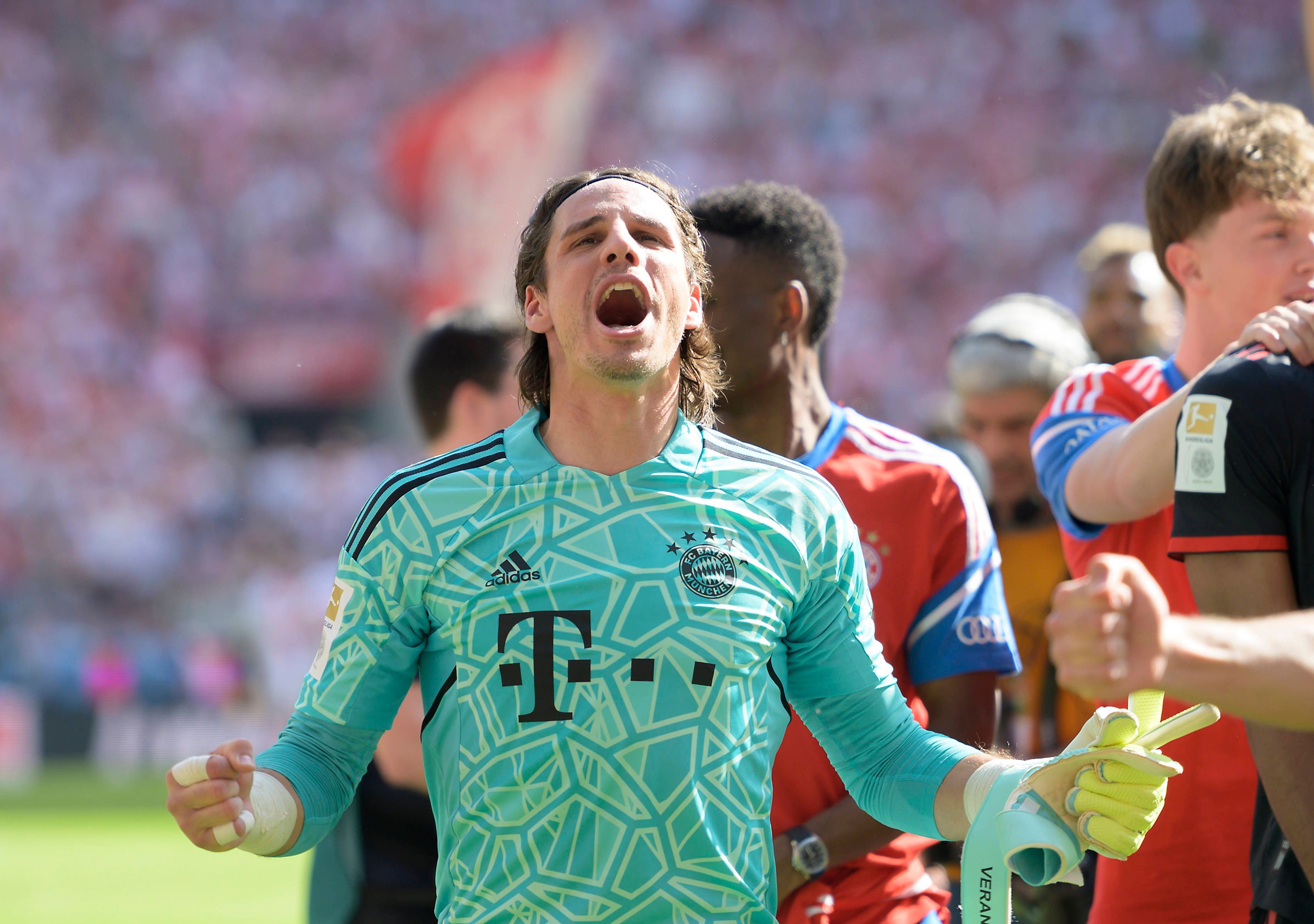 Yann Sommer, Ex-Torwart von Borussia Mönchengladbach, hat am Samstag (27. Mai 2023) mit seinem Klub Bayern München den Gewinn der deutschen Meisterschaft feiern können. Sommer schreit seine Freude heraus.