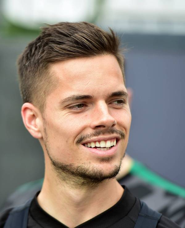 Julian Weigl von Borussia Mönchengladbach, hier am 24. Mai 2023 gut gelaunt auf dem Trainingsplatz im Borussia-Park.