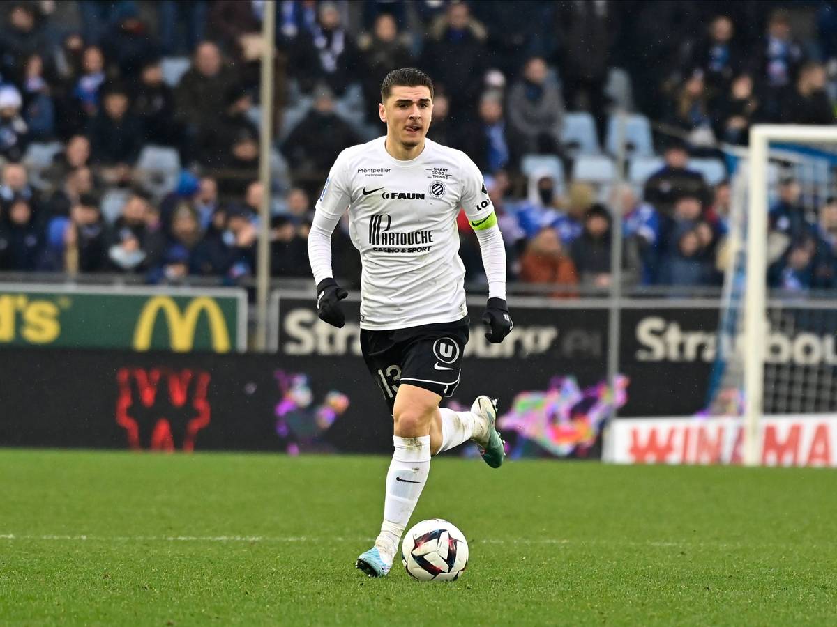 Joris Chotard, hier am 5. Februar 2023 bei einem Spiel Ligue-1-Spiel zwischen dem HSC Montpellier und Straßburg, beim Führen des Balls.