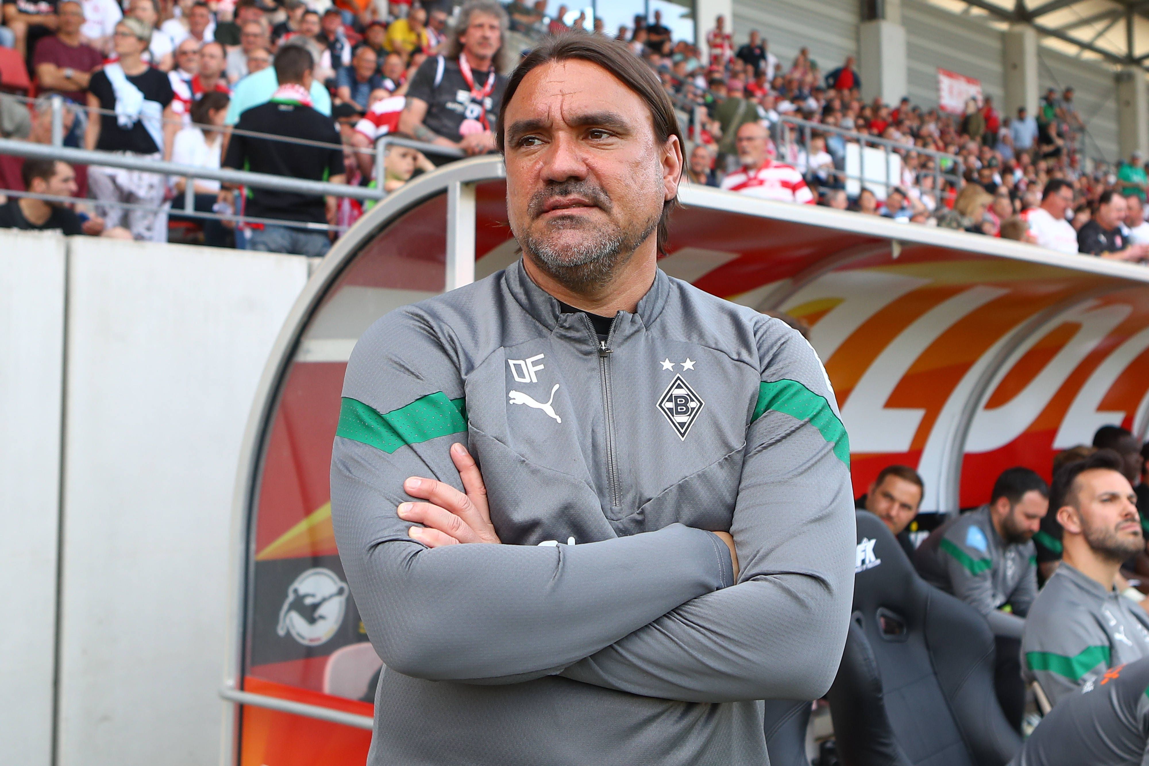 Daniel Farke steht bei seinem letzten Spiel als Cheftrainer von Borussia Mönchengladbach am 31. Mai 2023 an der Seitenauslinie.