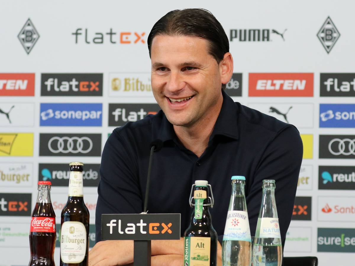 Gerardo Seoane, neuer Trainer von Borussia Mönchengladbach, sitzt bei seiner Vorstellung am 9. Juni 2023 im Gladbach-Presseraum.