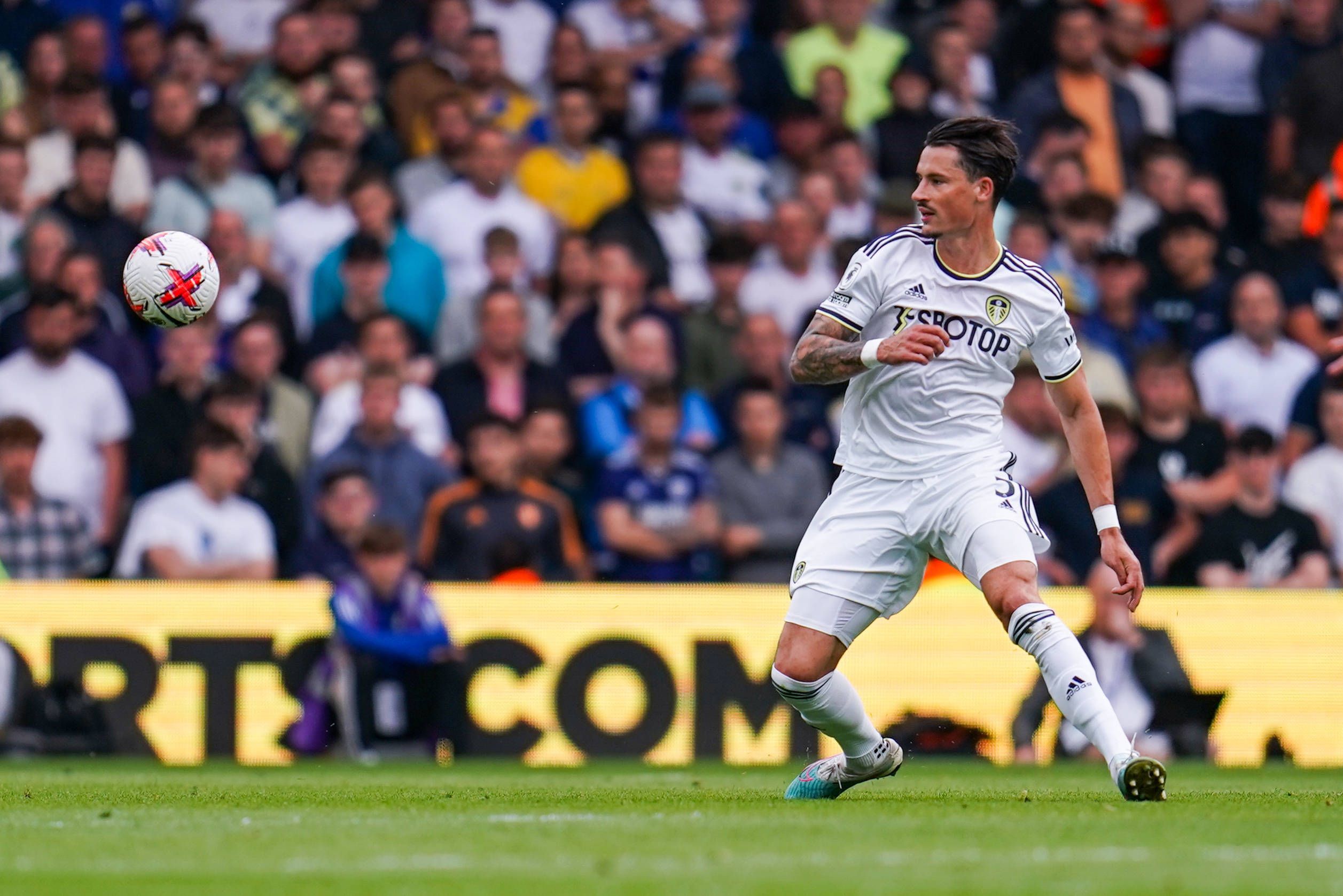 Robin Koch im Trikot von Leeds United beim Premier-League-Spiel gegen die Tottenham Hotspur am 28. Mai 2023.