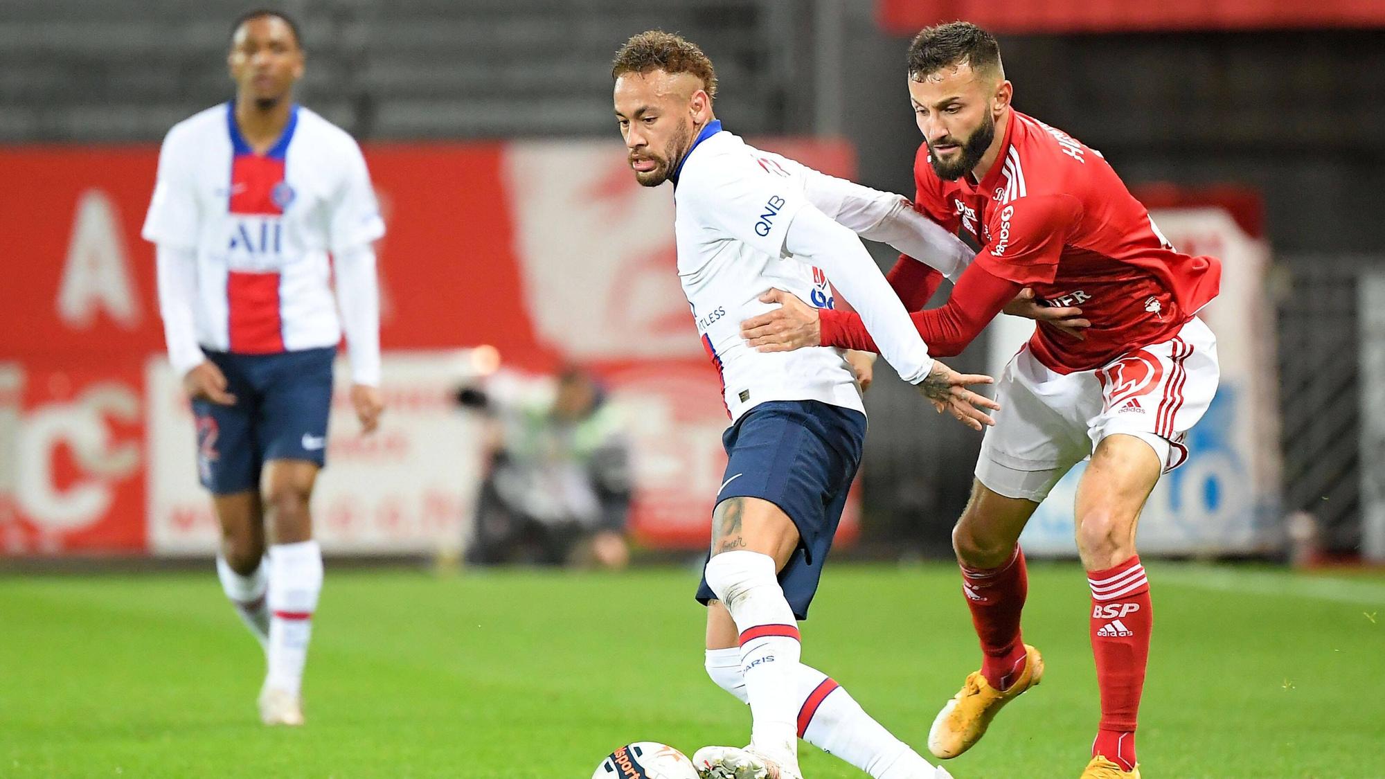 Franck Honorat (r.), hier am 23. Mai 2021, im Zweikampf mit Neymar beim Spiel von Stade Brest gegen Paris Saint-Germain.
