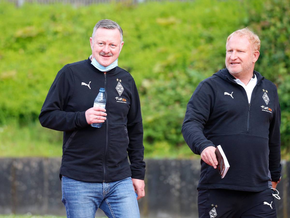 Roland Virkus (l.) am 28. Mai 2021 gemeinsam mit Heiko Vogel, dem damaligen Trainer der Gladbach-U23.