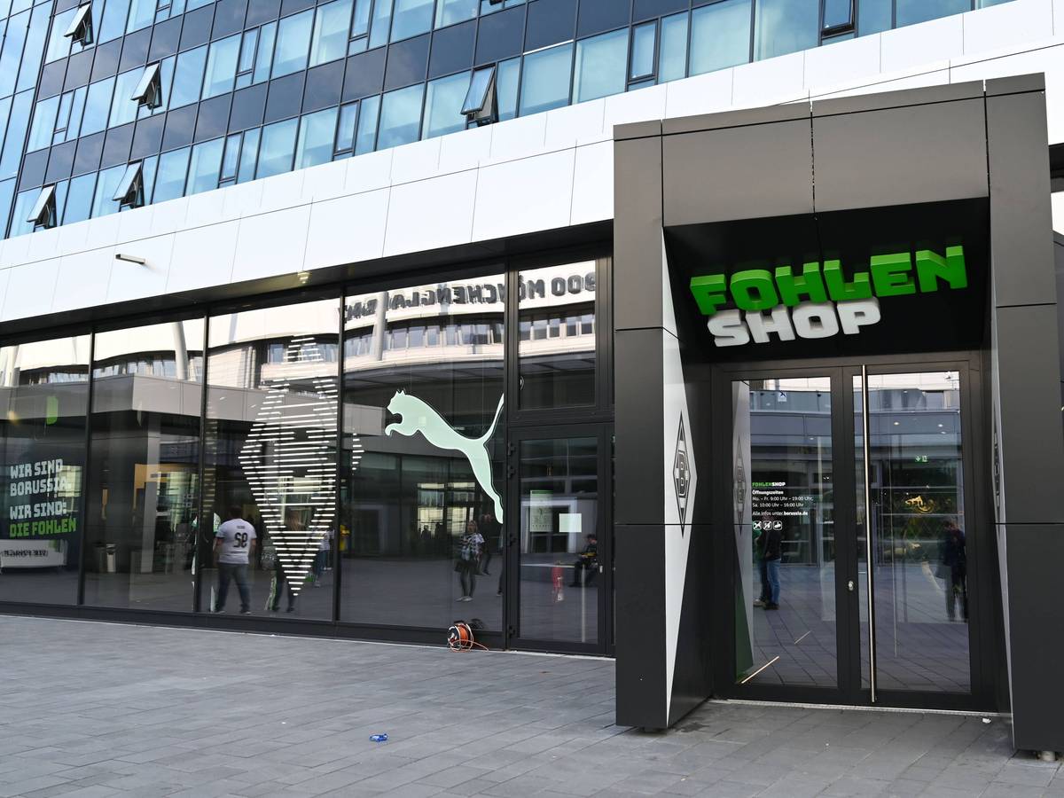 Der Fohlen-Shop im Borussia-Park am 18. Mai 2019 von außen zu sehen. Hier könnte schon bald das neue Auswärtstrikot von Borussia Mönchengladbach verkauft werden. Aber wie soll es aussehen?