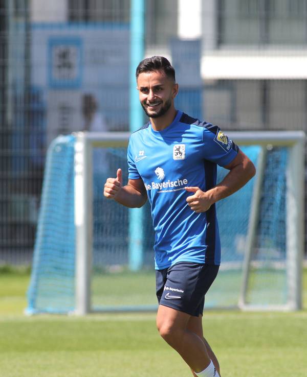 Kaan Kurt, ehemals Spieler von Borussia Mönchengladbach, hat einen neuen Klub in der dritten Liga gefunden. Das Foto zeigt ihn am 7. Juli beim Training mit seinem neuen Verein.