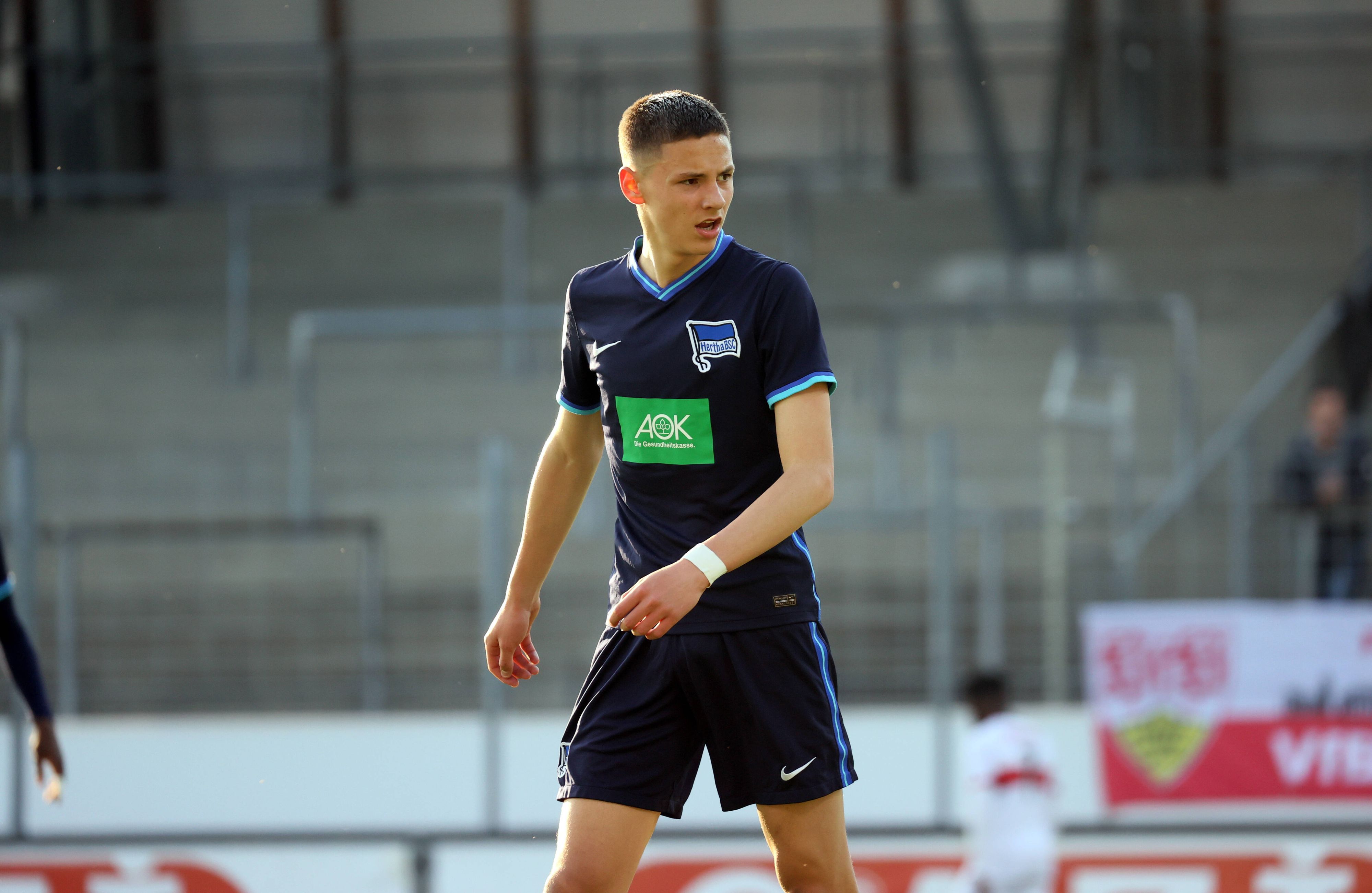 Bence Dárdai von Hertha BSC, hier am 27. April 2023 beim Spiel gegen den VfB Stuttgart, soll mehrere Interessenten auf den Plan gerufen haben. Unter ihnen soll auch Borussia Mönchengladbach sein.