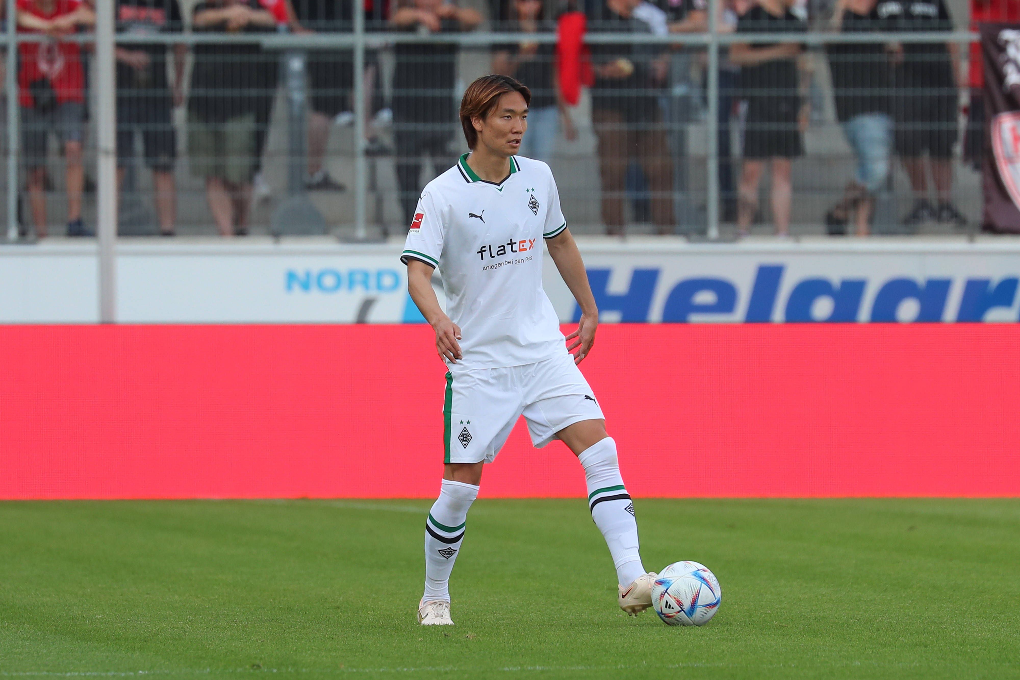 Ko Itakura, hier bei einem Testspiel zwischen Borussia Mönchengladbach und dem Halleschen FC am 31. Mai 2023, soll das Interesse der SSC Neapel auf sich gezogen haben.