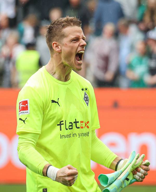 Jonas Omlin, Keeper von Borussia Mönchengladbach, hier am 6. Mai 2023 beim Torjubel beim Bundesliga-Spiel gegen den VfL Bochum im Borussia-Park.