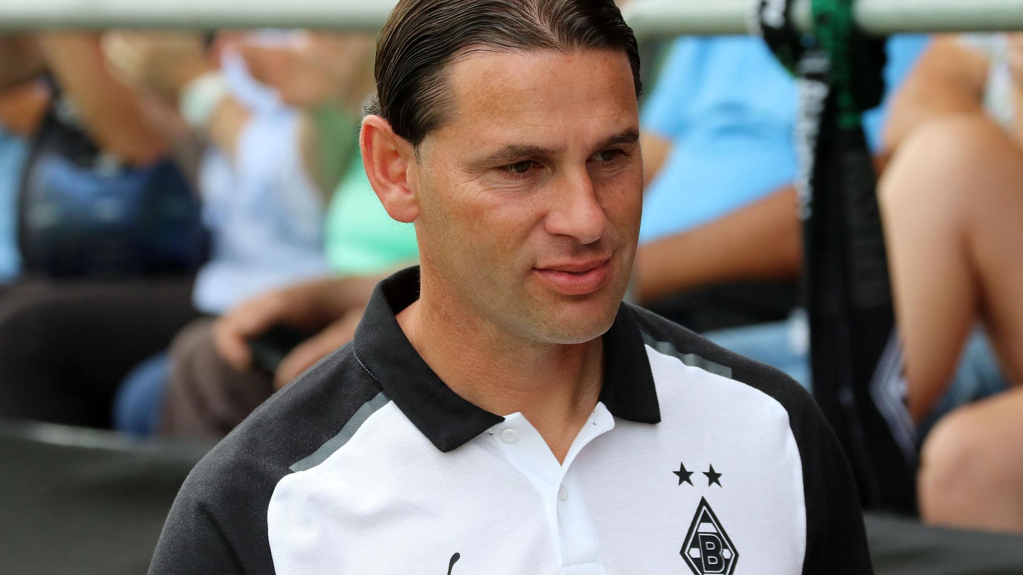 Gerardo Seoane, Trainer von Borussia Mönchengladbach, hier am 15. Juli 2023 beim Testspiel der Fohlen beim FC Wegberg-Beeck.