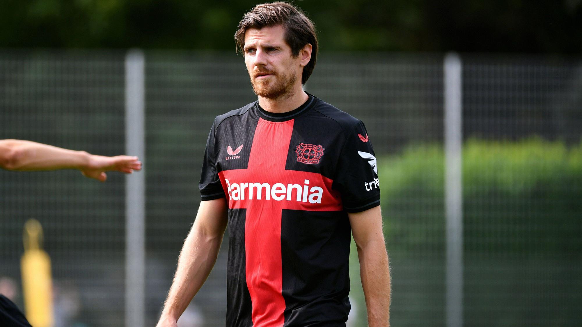 Jonas Hofmann, Ex-Spieler von Borussia Mönchengladbach, hier bei einer Trainingseinheit mit seinem neuen Klub Bayer 04 Leverkusen am 18. Juli 2023.