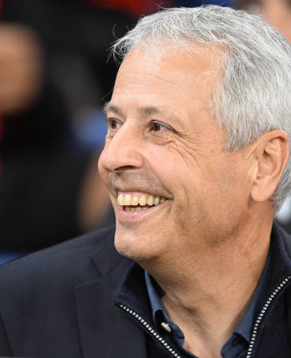 Lucien Favre, Ex-Coach von Borussia Mönchengladbach, hier bei einem Ligue-1-Duell zwischen seinem Ex-Klub OGC Nizza und Olympique Lyon am 11. November 2022.