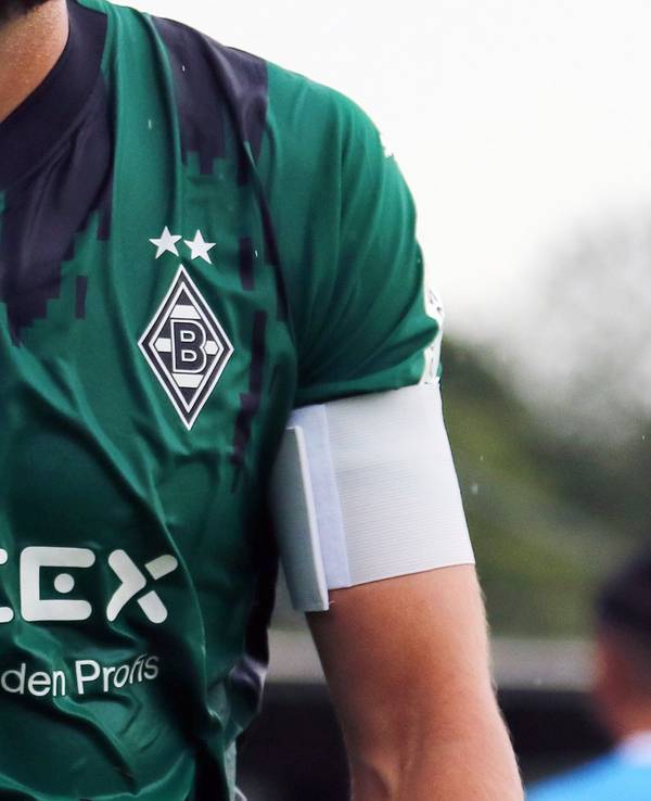 Die neuen Auswärtstrikots von Borussia Mönchengladbach, hier zu sehen im Testspiel gegen die TSV 1860 München, wurden gemeinsam mit den Alternativjerseys am Samstag (29. Juli 2023) offiziell vorgestellt.