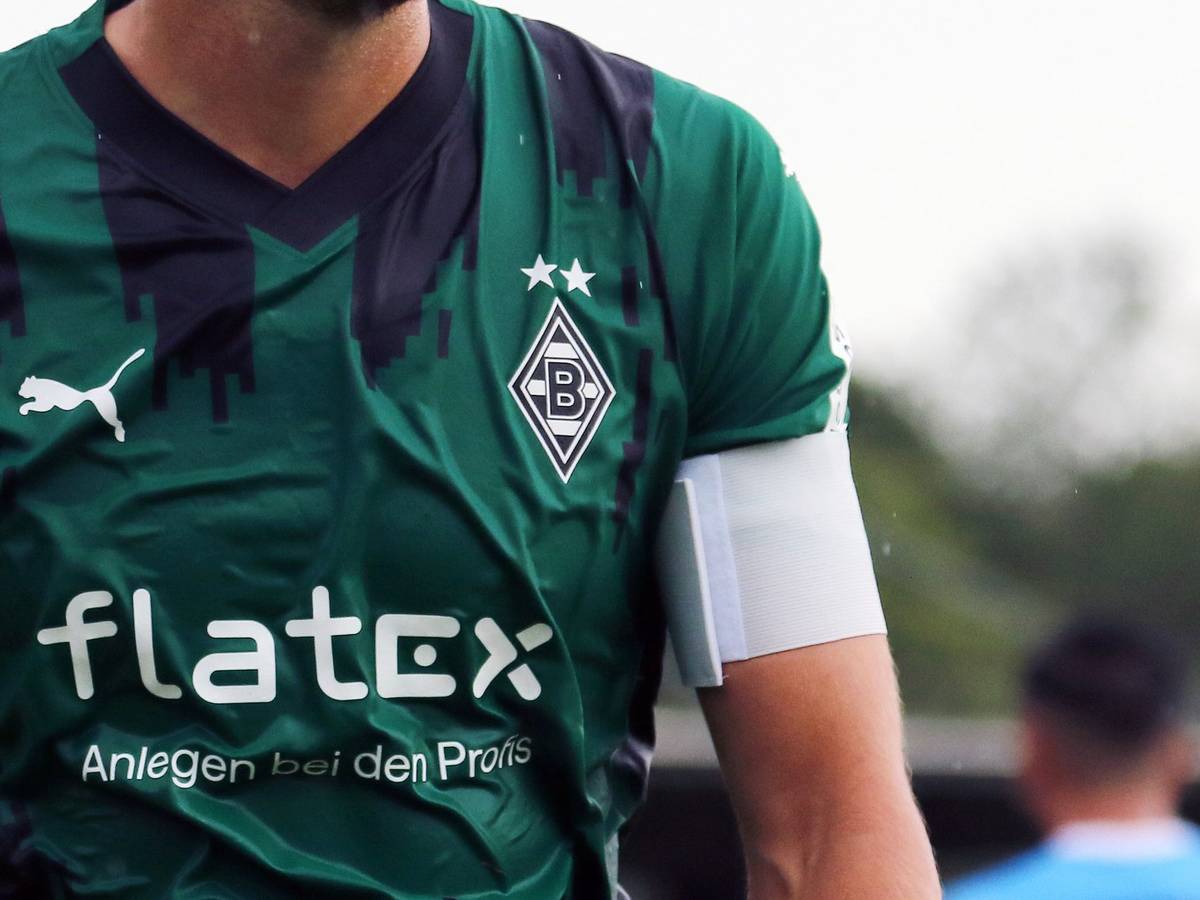 Die neuen Auswärtstrikots von Borussia Mönchengladbach, hier zu sehen im Testspiel gegen die TSV 1860 München, wurden gemeinsam mit den Alternativjerseys am Samstag (29. Juli 2023) offiziell vorgestellt.