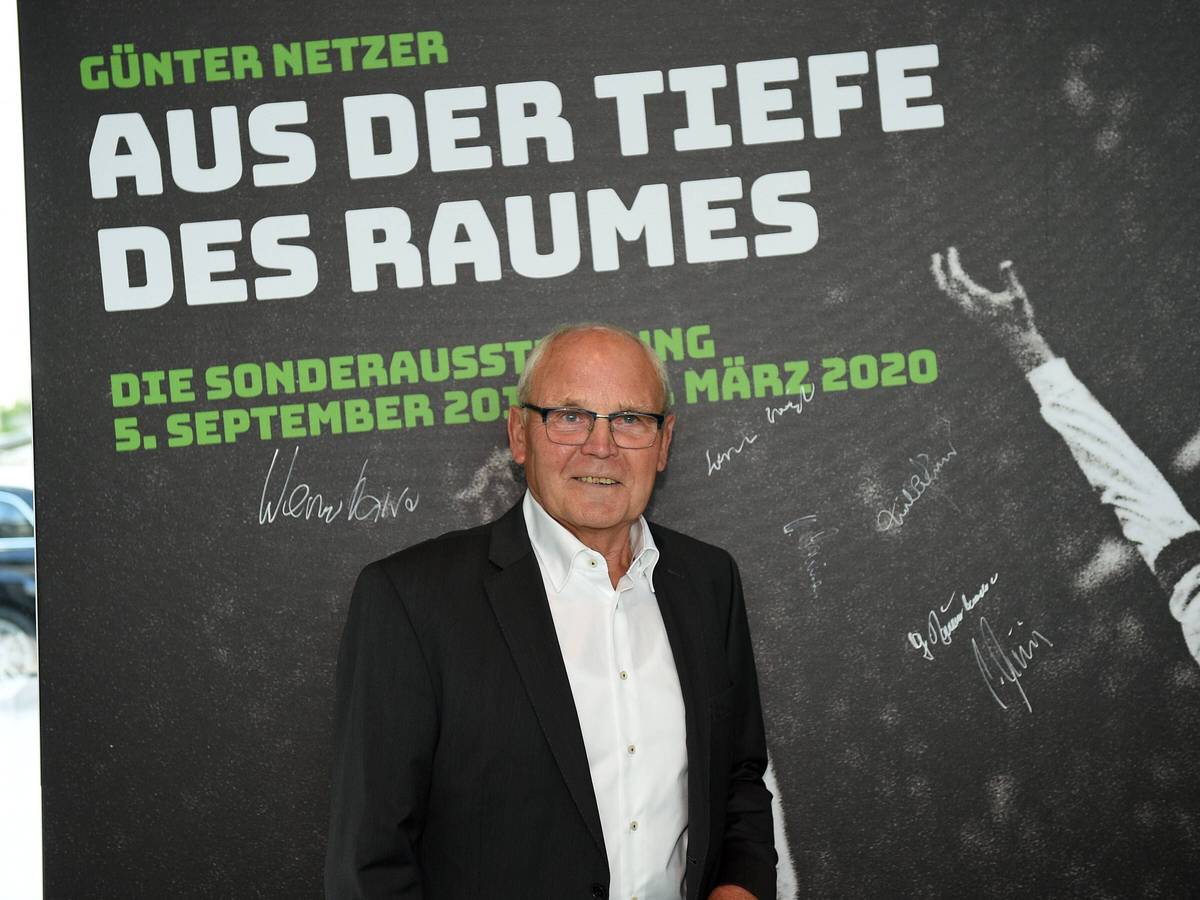 Gladbach-Legende Herbert Laumen, hier am 5. September 2019 im Borussia-Park zu sehen. Er steht vor einer Motiv-Wand.