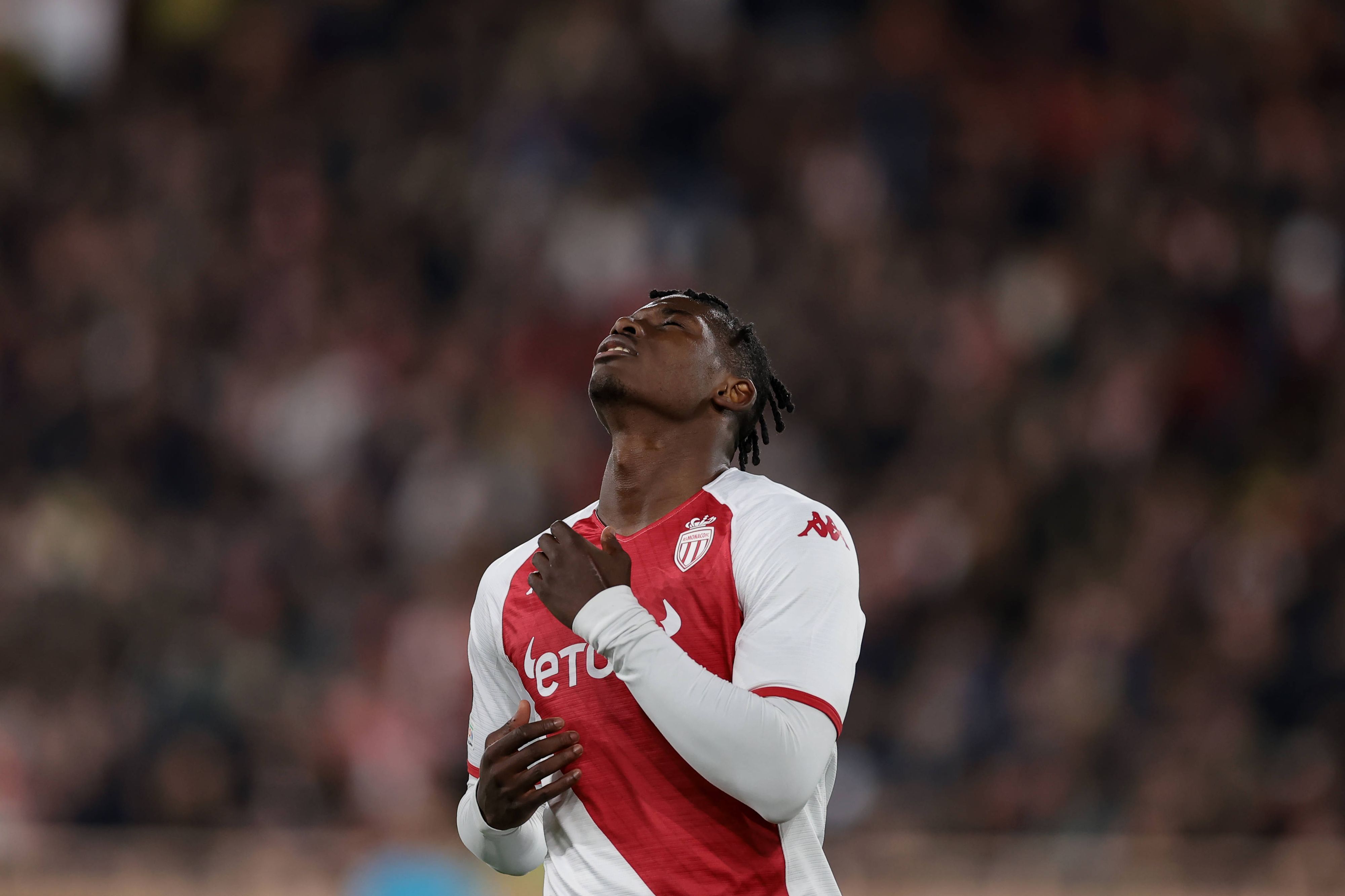Breel Embolo, ehemals Spieler von Borussia Mönchengladbach, hier am 23. Februar 2023 mit der AS Monaco in der UEFA Europa League im Einsatz, ärgert sich über eine vergebene Torchance.