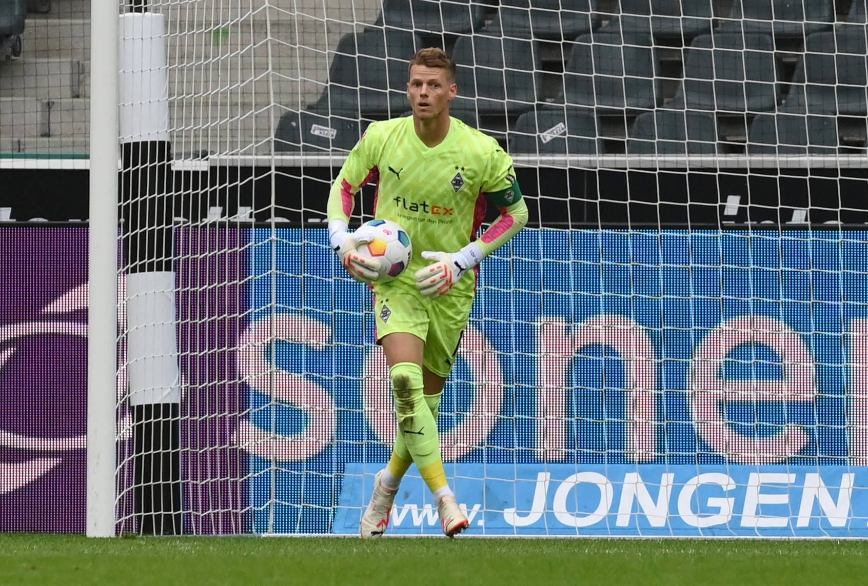 Torwart Jonas Omlin von Borussia Mönchengladbach führte am Samstag (5. August 2023) beim Testspiel gegen HSC Montpellier erstmals sein Team als Kapitän aufs Feld.