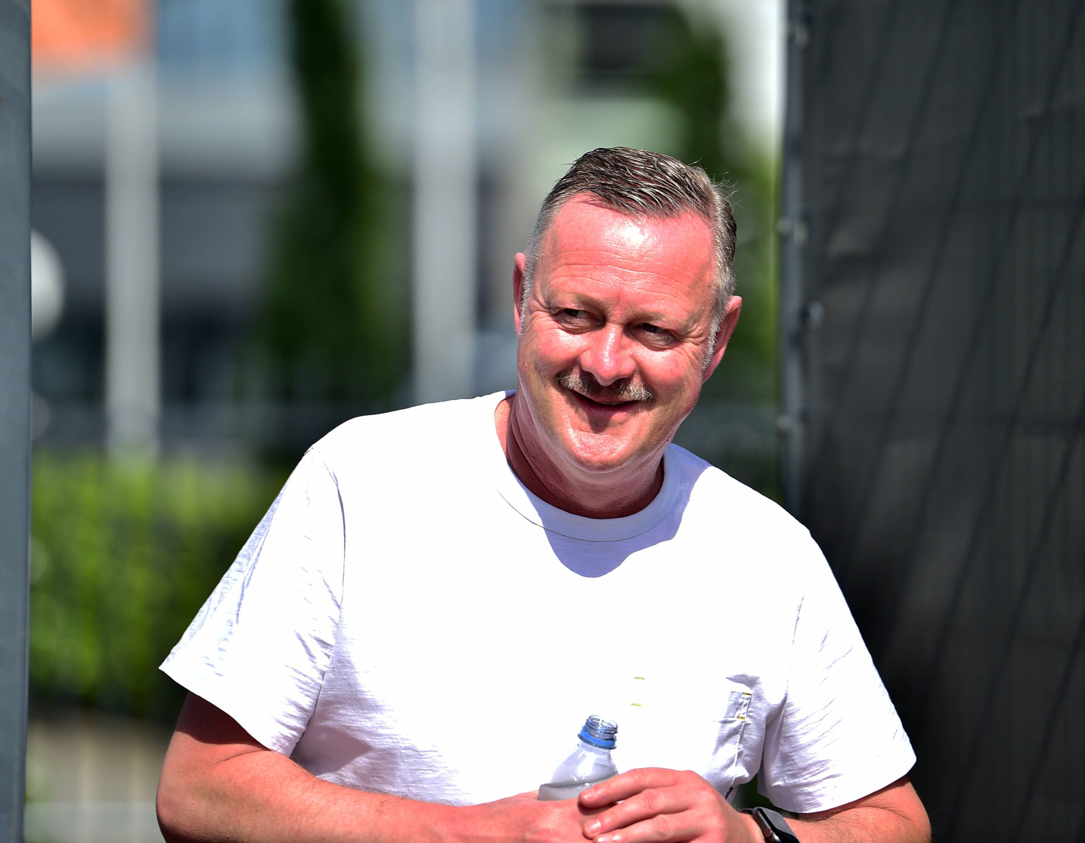 Roland Virkus steht am 14. August 2023 auf dem Gelände des Borussia-Park, dem Vereins-Areal von Borussia Mönchengladbach.