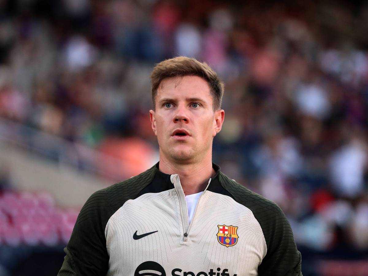 Marc-André ter Stegen bereitet sich am 8. August 2023 auf ein Testspiel des FC Barcelona vor.