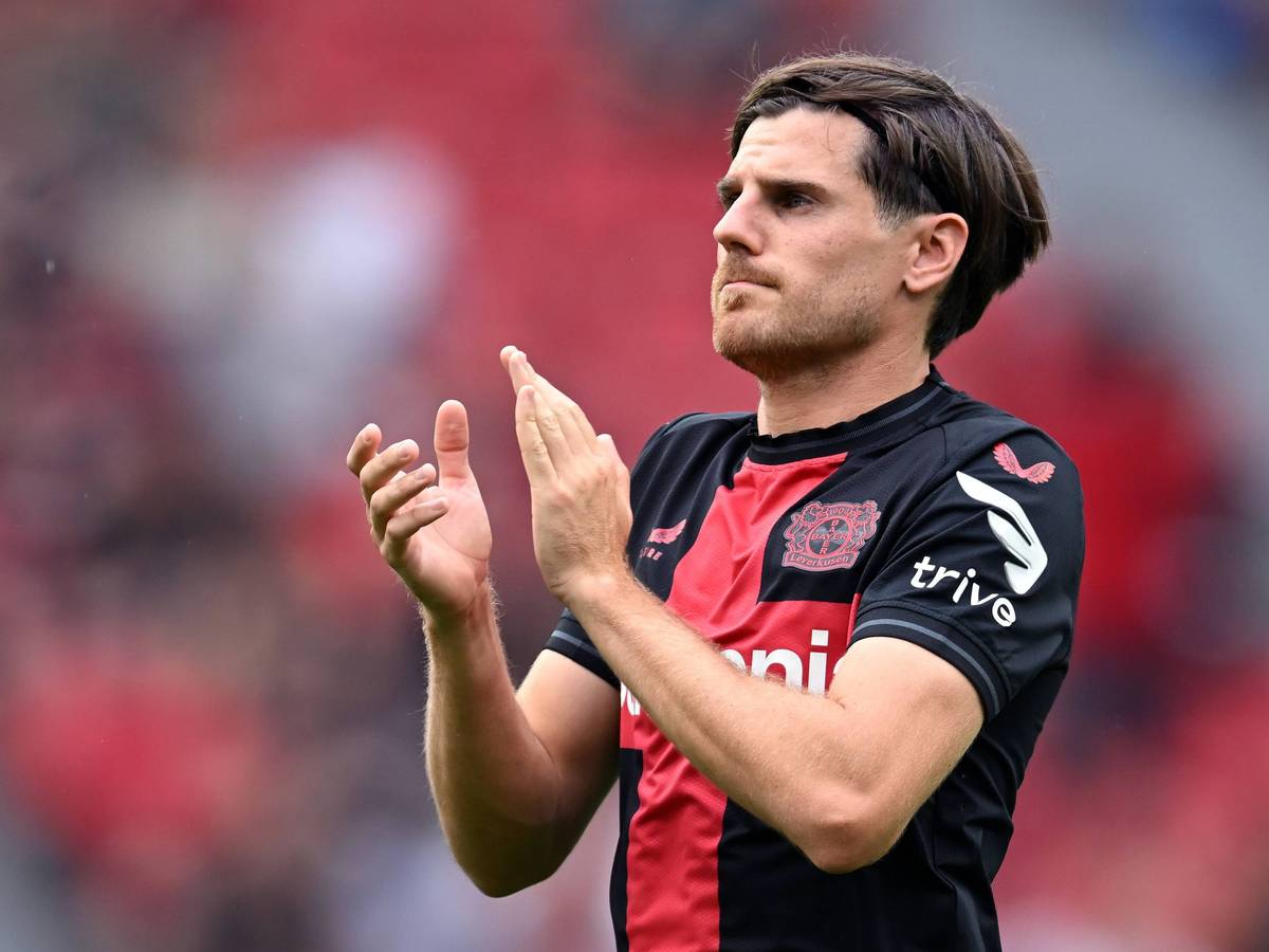 Jonas Hofmann, Ex-Spieler von Borussia Mönchengladbach, kehrt am Samstag (25. August 2023) mit seinem neuen Klub Bayer Leverkusen in den Borussia-Park zurück. Das Foto zeigt den Offensivspieler am 19. August beim Bundesliga-Auftakt gegen RB Leipzig.