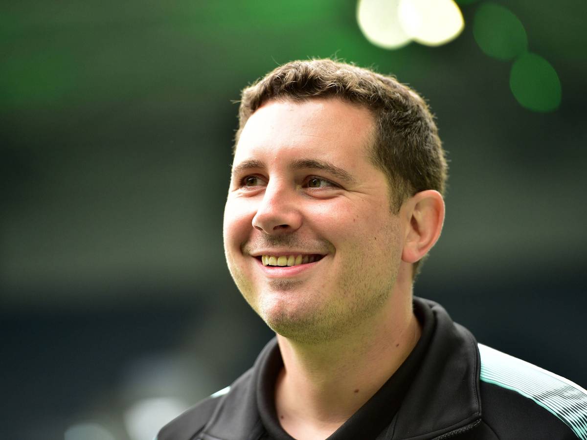 Nils Schmadtke, Sportdirektor Lizenz bei Borussia Mönchengladbach, hier am 5. August 2023 beim Testspiel gegen HSC Montpellier im Borussia-Park.