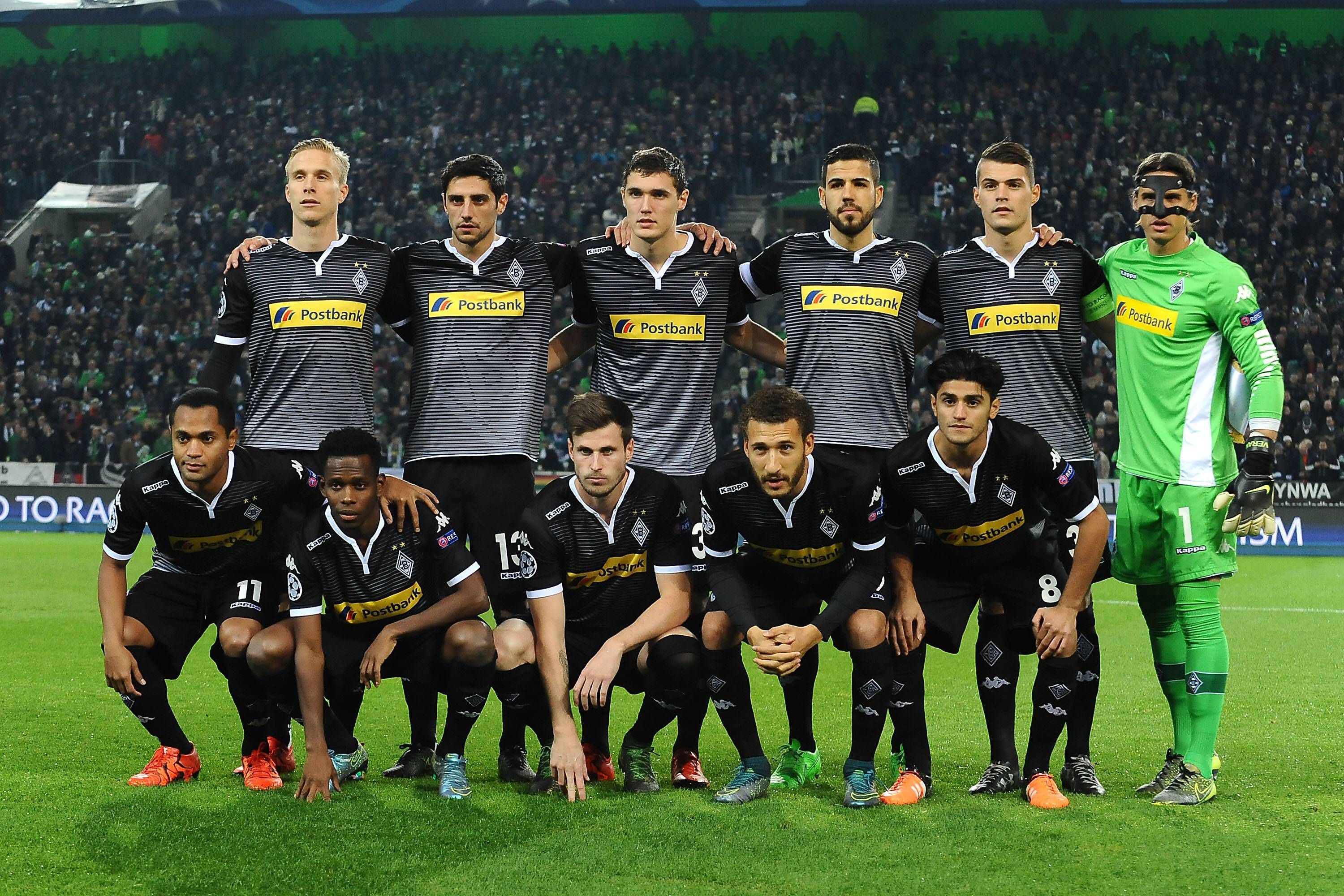 Das Foto zeigt die Spieler von Borussia Mönchengladbach vor dem Champions-League-Spiel gegen Juventus Turin am 3. November 2015.