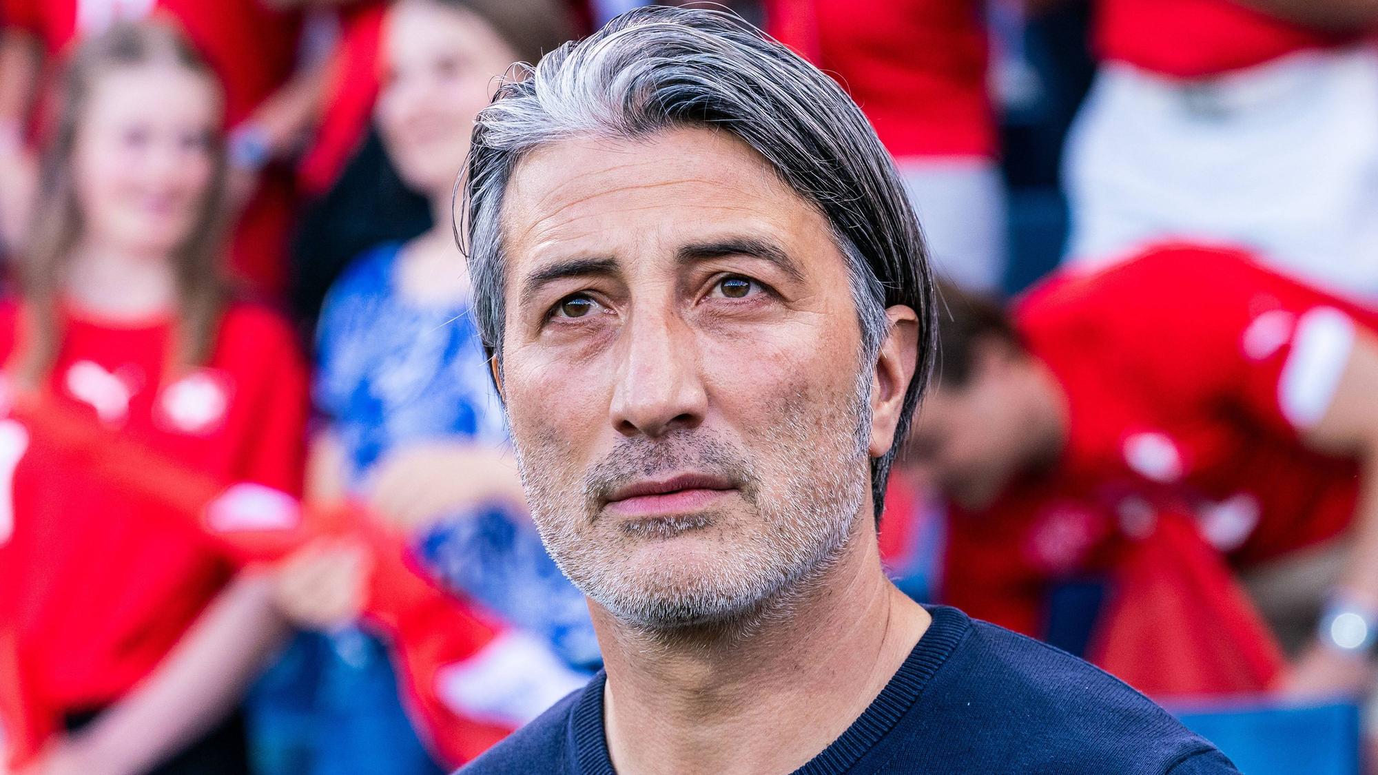 Murat Yakin, Nationaltrainer der Schweiz, hier am 19. Juni 2023 beim EM-Qualifikationsspiel zwischen der Schweiz und Rumänien in Luzern.