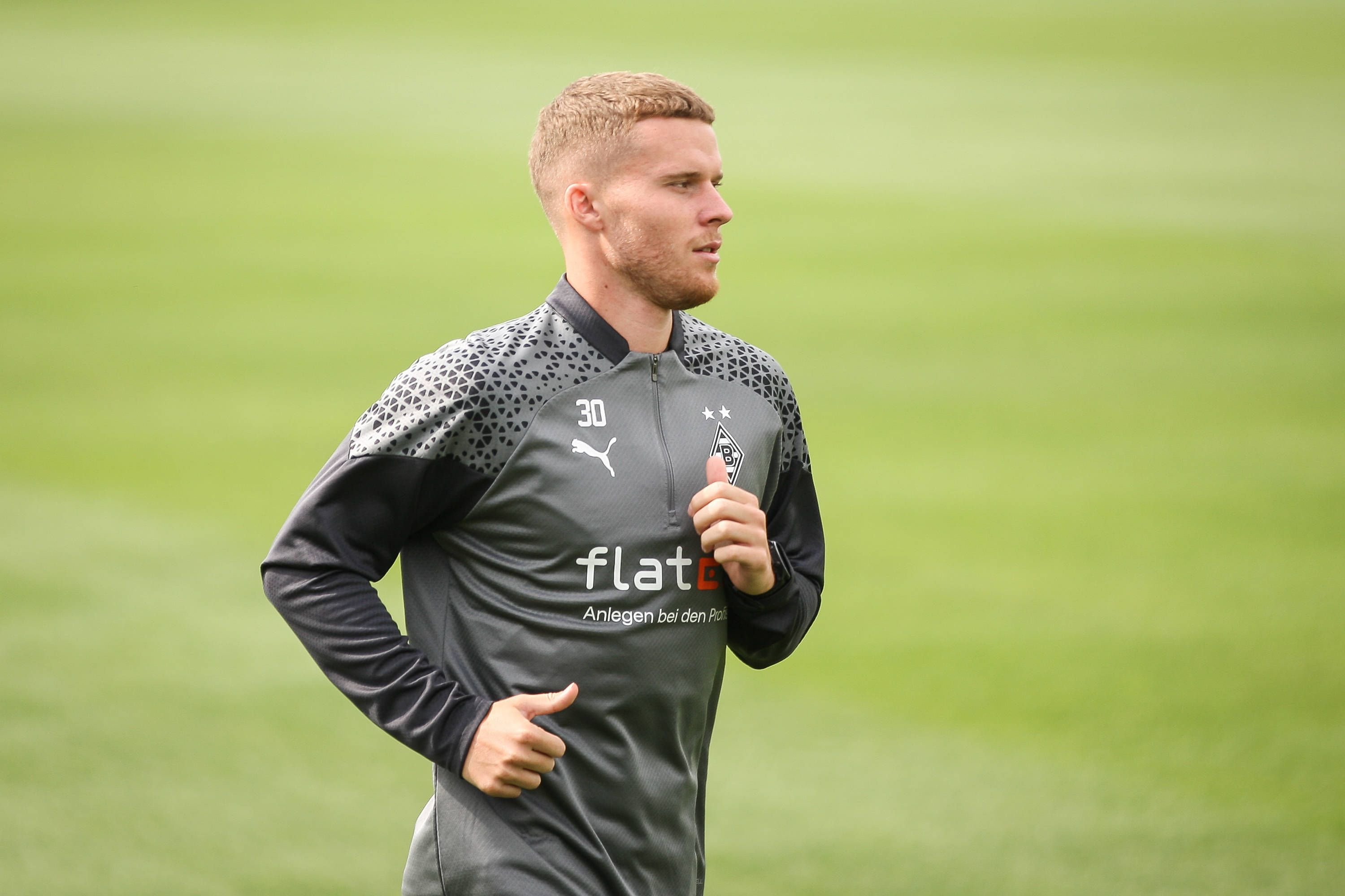 Nico Elvedi von Borussia Mönchengladbach, hier am 29. August 2023 bei einer Laufeinheit auf dem Trainingsplatz im Borussia-Park.