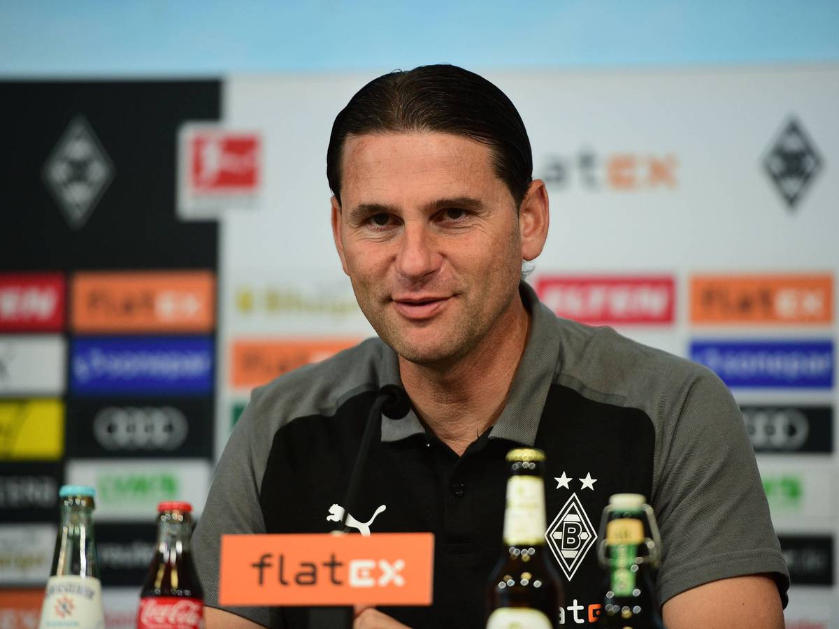 Gerardo Seoane, Trainer von Borussia Mönchengladbach, hier bei der Pressekonferenz der Fohlen am 31. August 2023 vor dem Duell mit Bayern München.