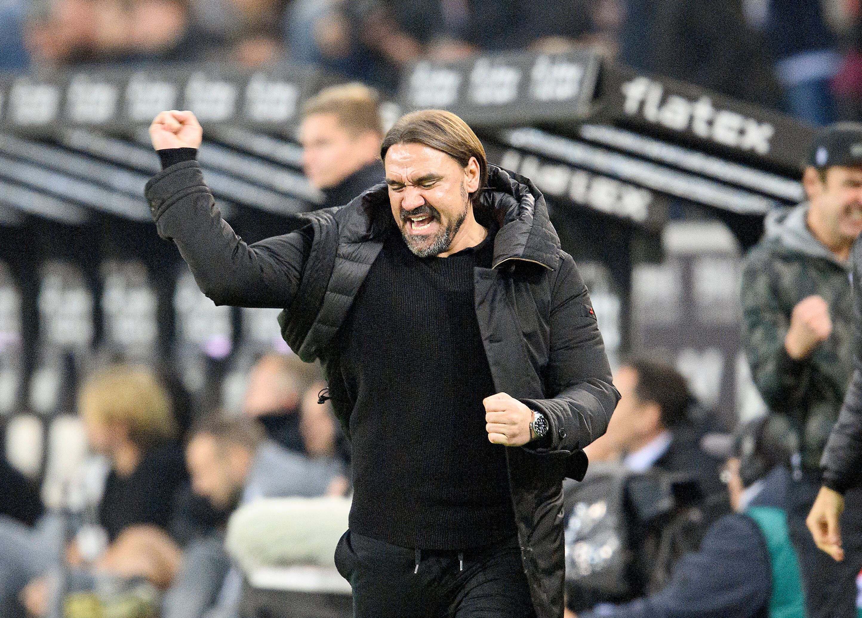 Daniel Farke bejubelt einen Treffer von Borussia Mönchengladbach am 4. August 2022.