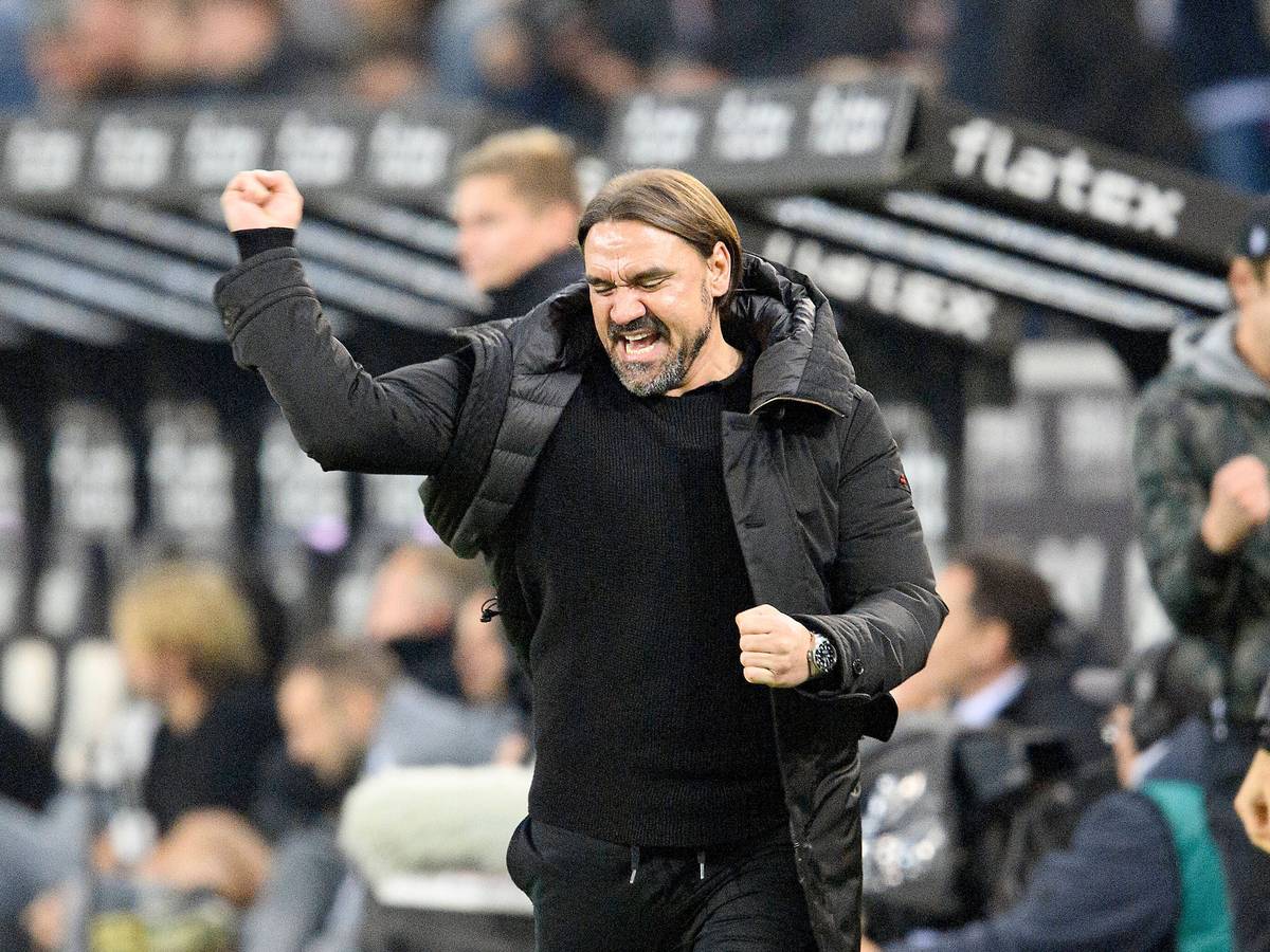 Daniel Farke bejubelt einen Treffer von Borussia Mönchengladbach am 4. August 2022.