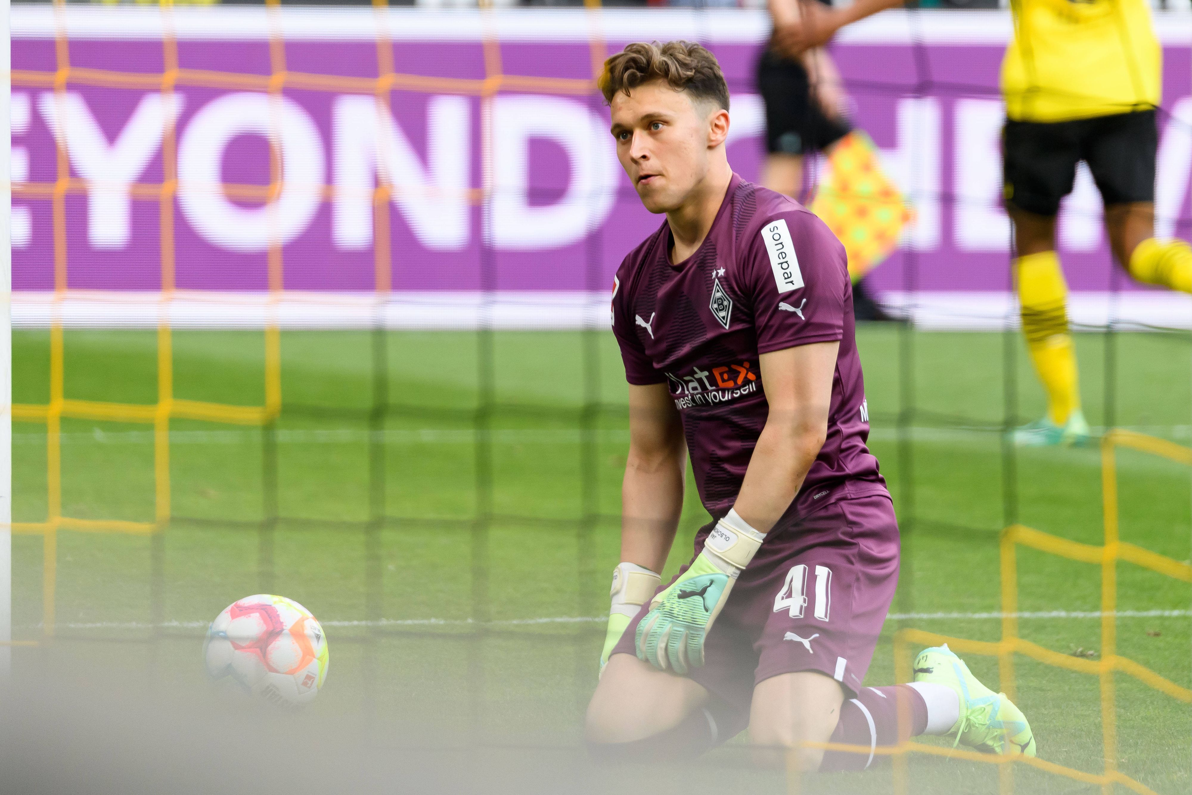Jan Olschowsky muss am 13. Mai 2023 einen Gegentreffer im Trikot von Borussia Mönchengladbach hinnehmen.
