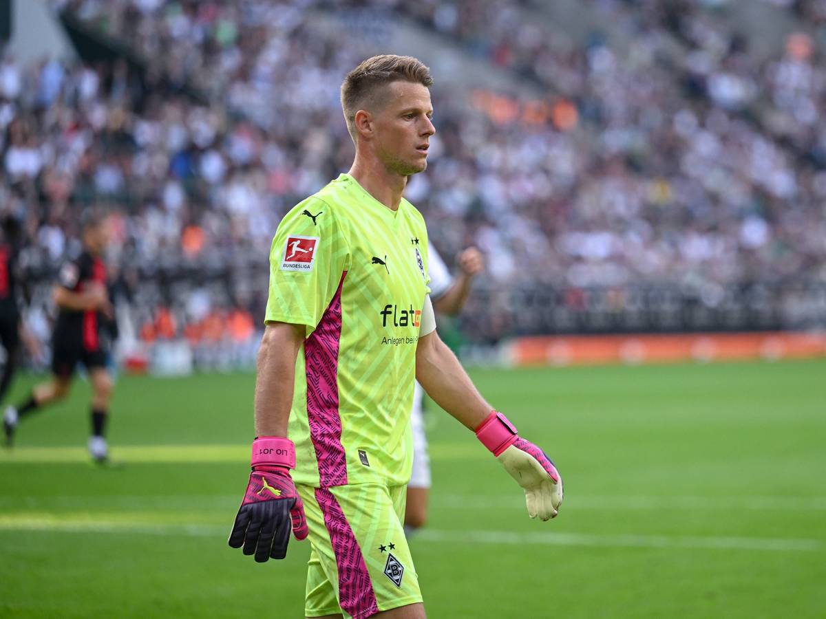 Jonas Omlin, Keeper von Borussia Mönchengladbach, hier am 26. August 2023 beim Bundesliga-Heimspiel gegen Bayer Leverkusen im Borussia-Park.