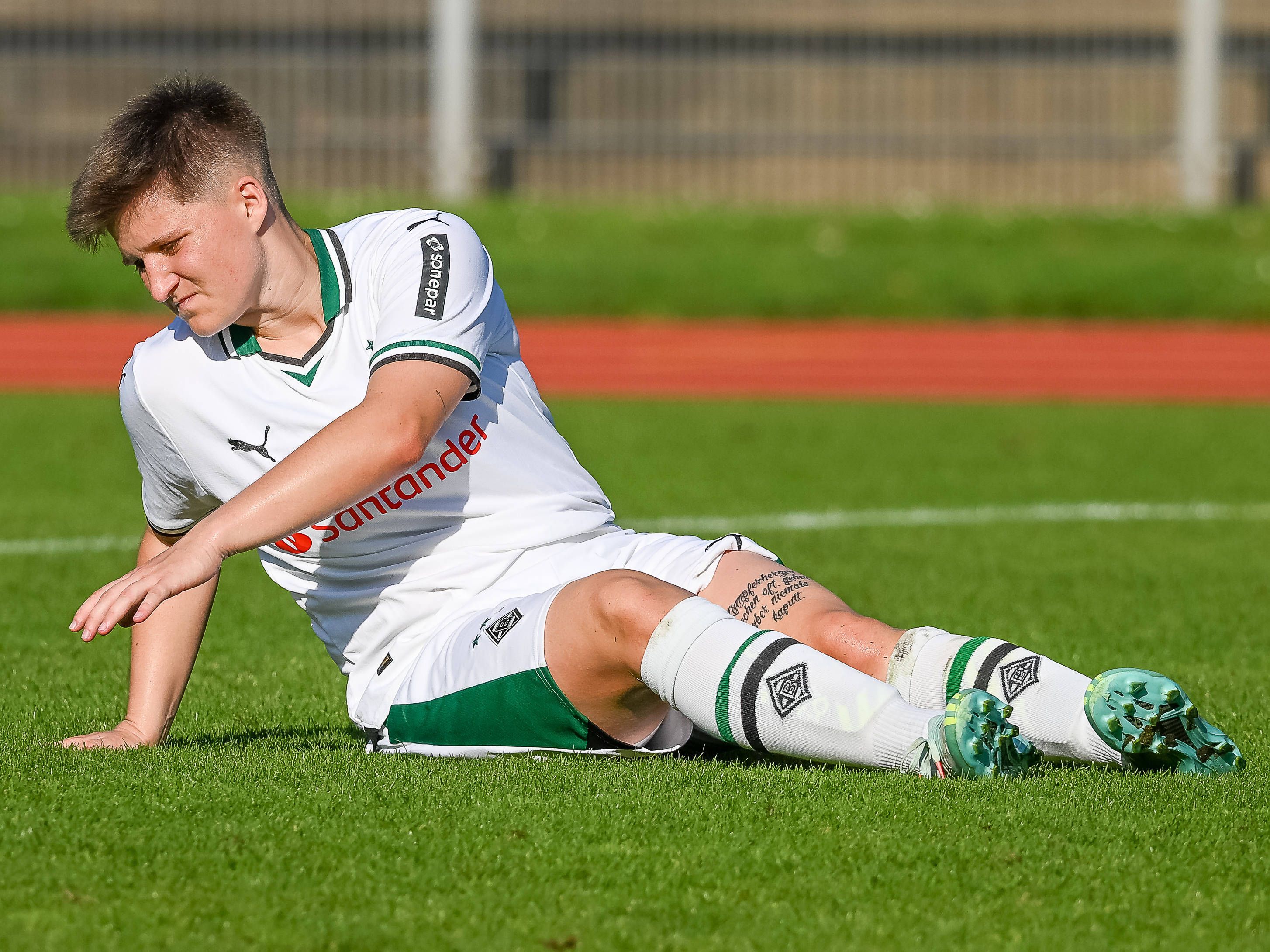 Sommer-Zugang Paula Klensmann reagiert enttäuscht auf das Ausscheiden von Borussia Mönchengladbach gegen Werder Bremen am 9. September 2023.