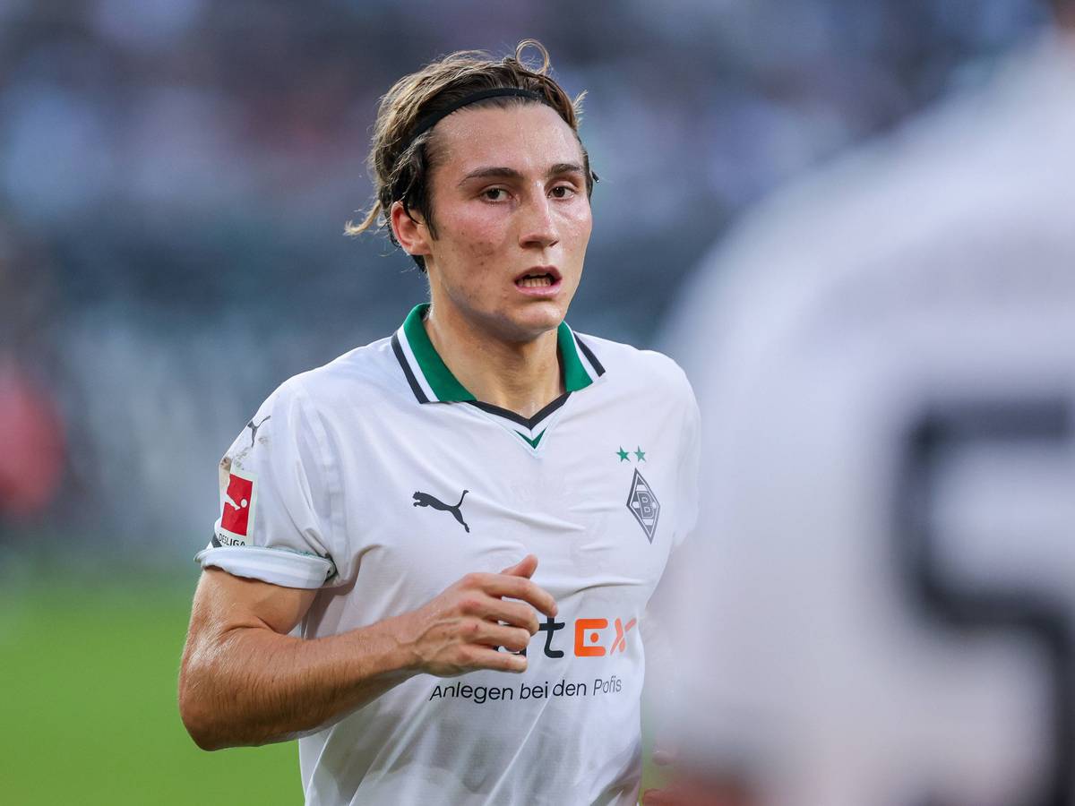 Rocco Reitz von Borussia Mönchengladbach stand beim 1:2 gegen Bayern München am 2. September 2023 in der Startelf und durfte dabei auch gegen sein Idol antreten.