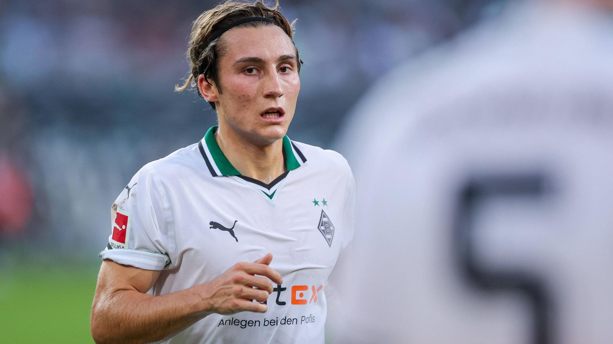 Rocco Reitz von Borussia Mönchengladbach stand beim 1:2 gegen Bayern München am 2. September 2023 in der Startelf und durfte dabei auch gegen sein Idol antreten.