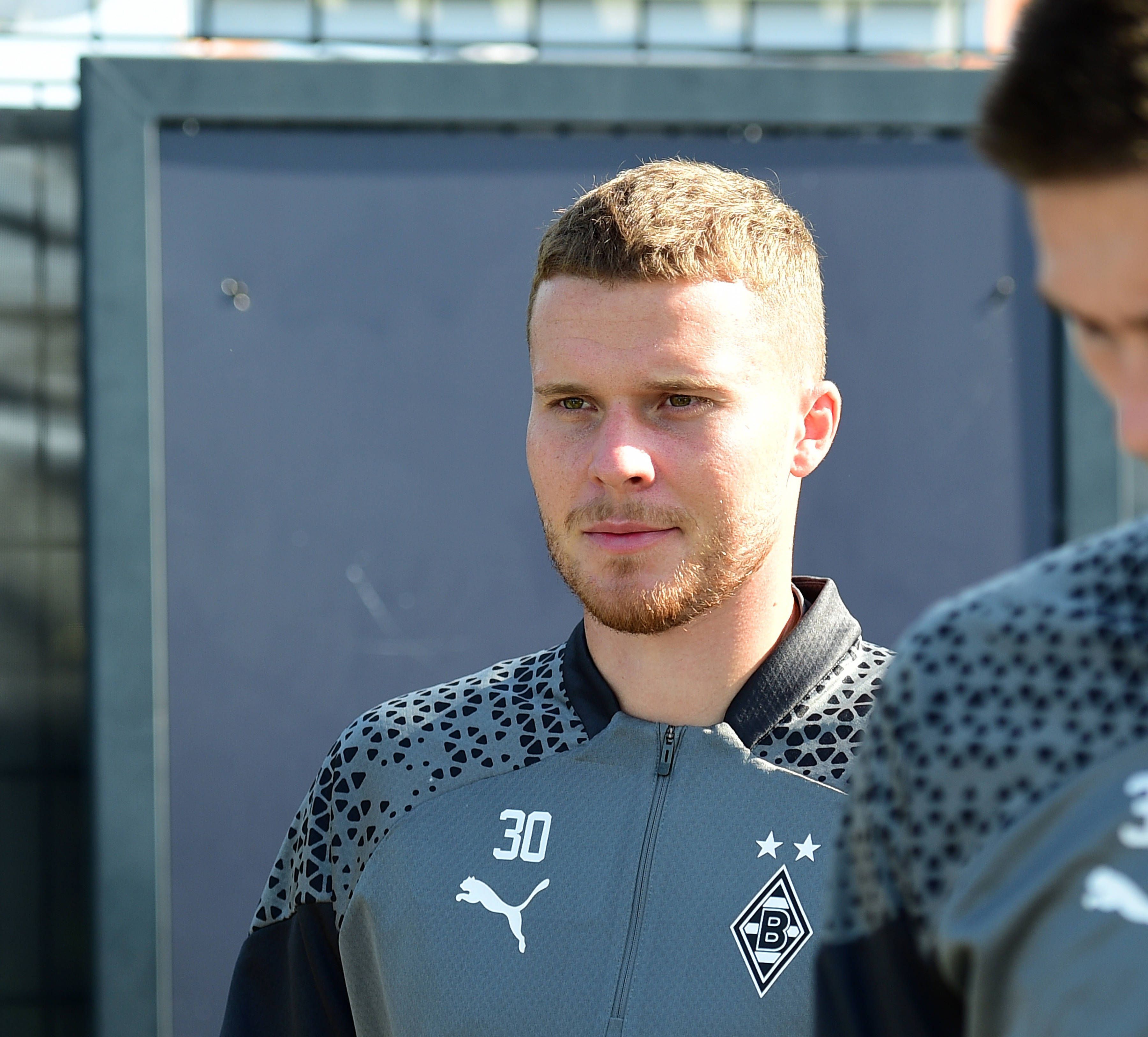 Nico Elvedi von Borussia Mönchengladbach, hier am 31. August 2023 im Rahmen einer Trainingseinheit im Borussia-Park in Nahaufnahme.