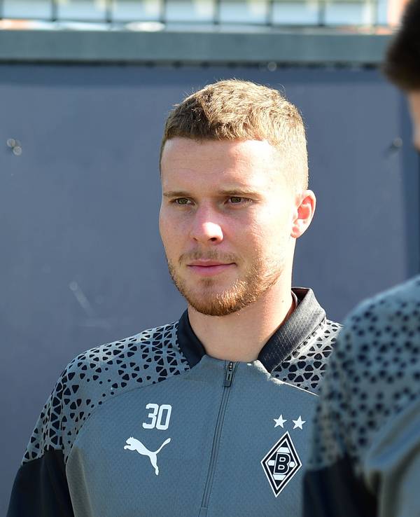 Nico Elvedi von Borussia Mönchengladbach, hier am 31. August 2023 im Rahmen einer Trainingseinheit im Borussia-Park in Nahaufnahme.