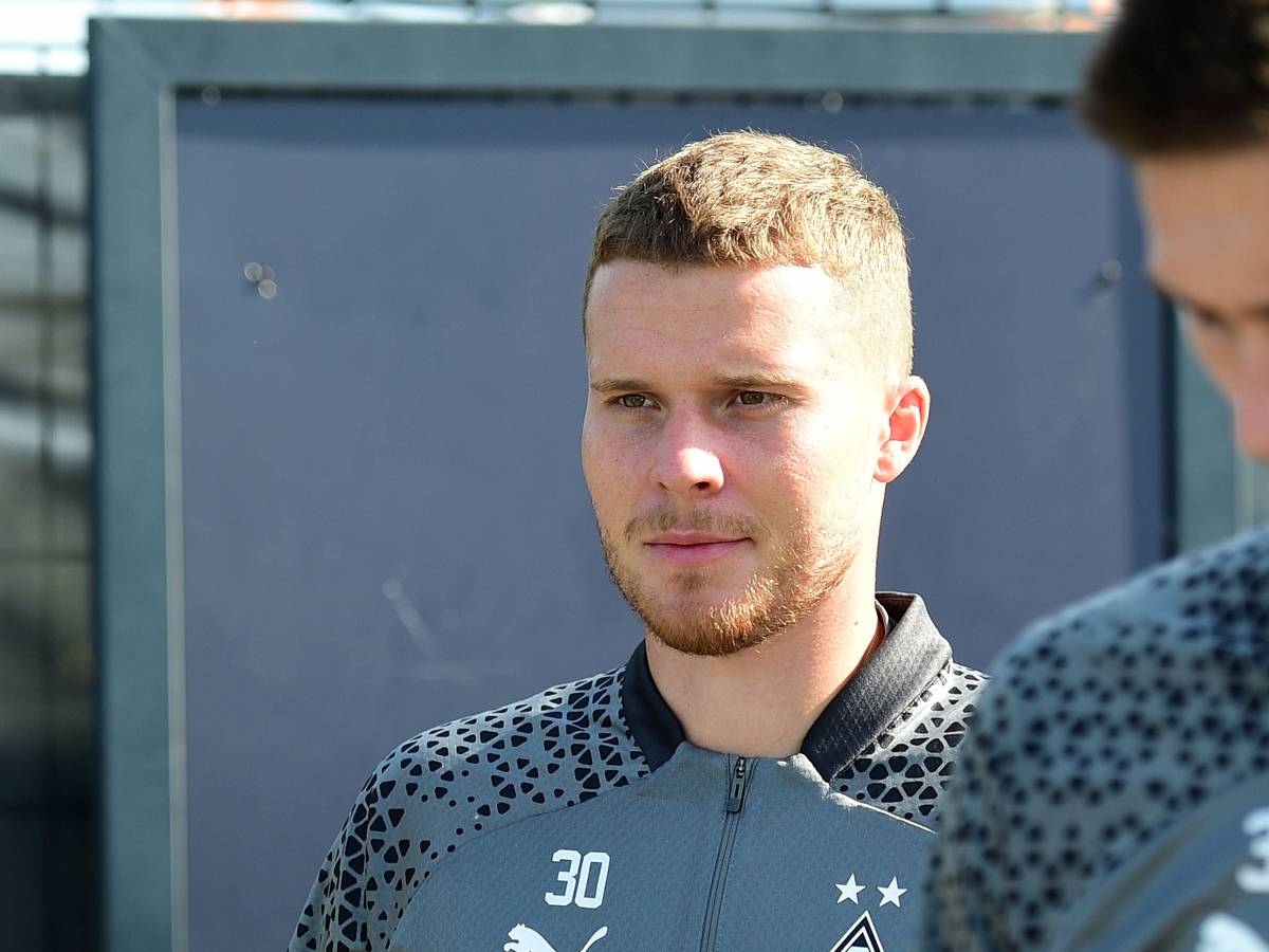 Nico Elvedi von Borussia Mönchengladbach, hier am 31. August 2023 im Rahmen einer Trainingseinheit im Borussia-Park in Nahaufnahme.