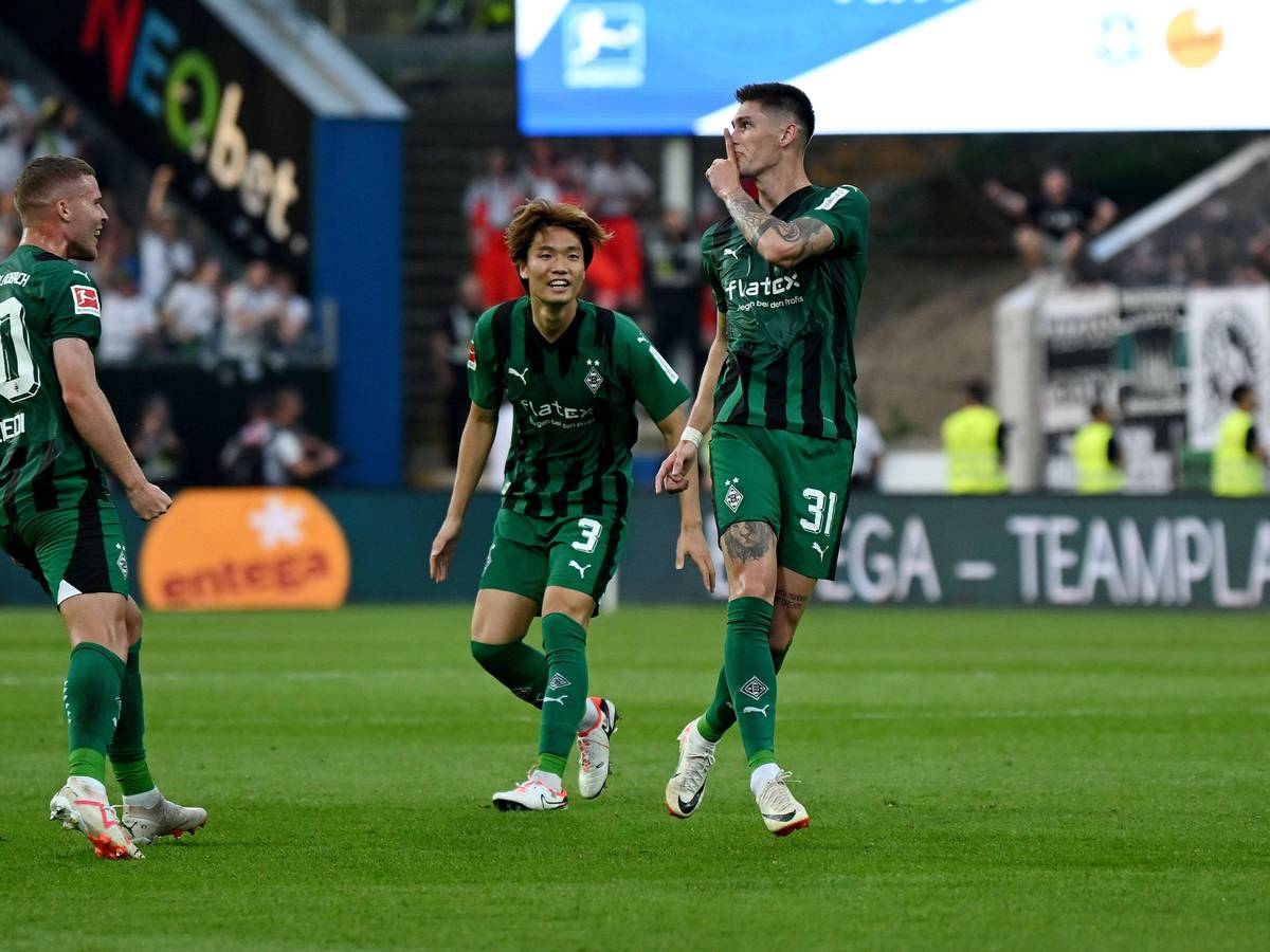 Tomas Cvancara (r.) bejubelt am 17. September 2023 den Treffer zum 3:3 beim Spiel von Borussia Mönchengladbach gegen Darmstadt.