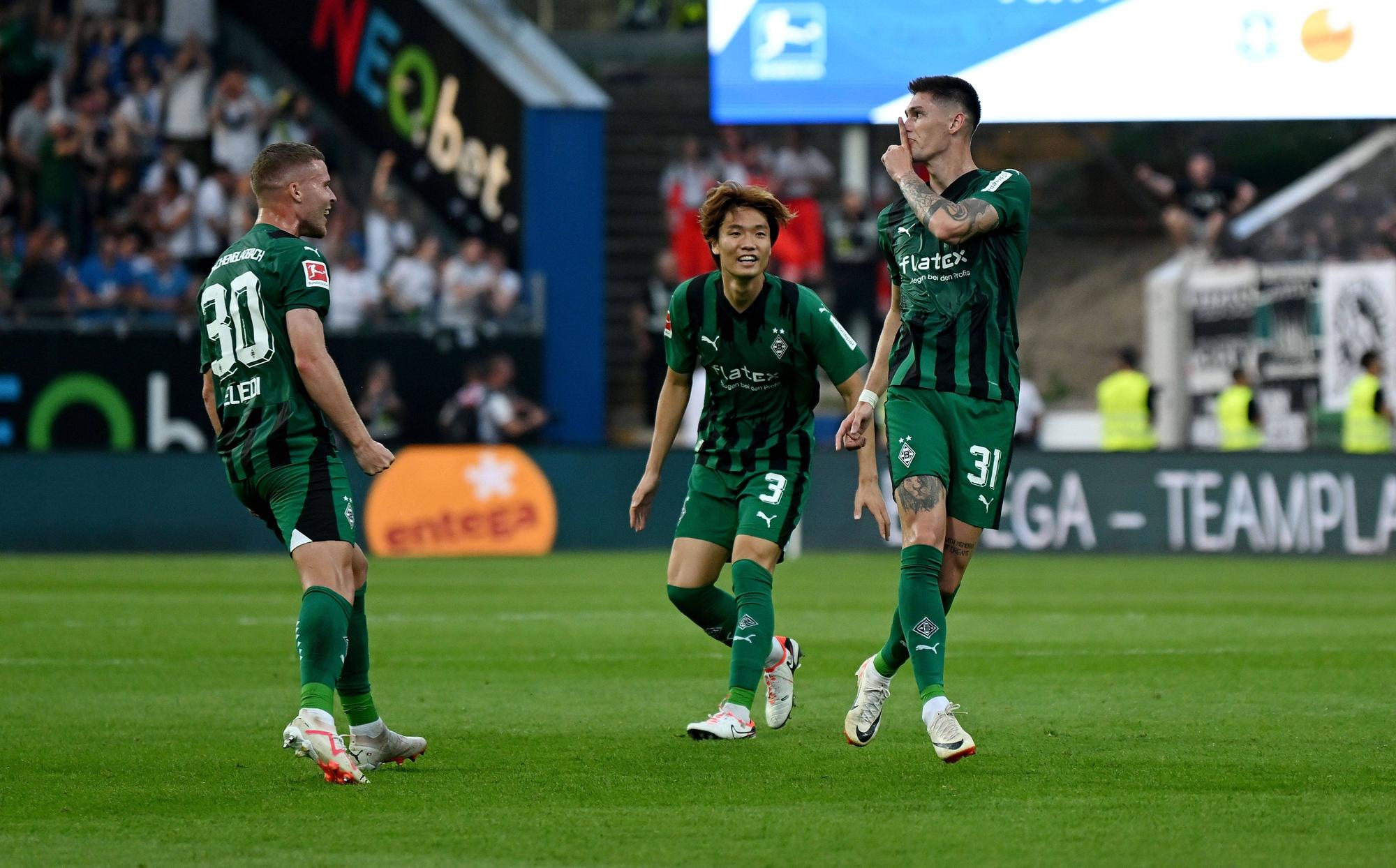 Tomas Cvancara (r.) bejubelt am 17. September 2023 den Treffer zum 3:3 beim Spiel von Borussia Mönchengladbach gegen Darmstadt.